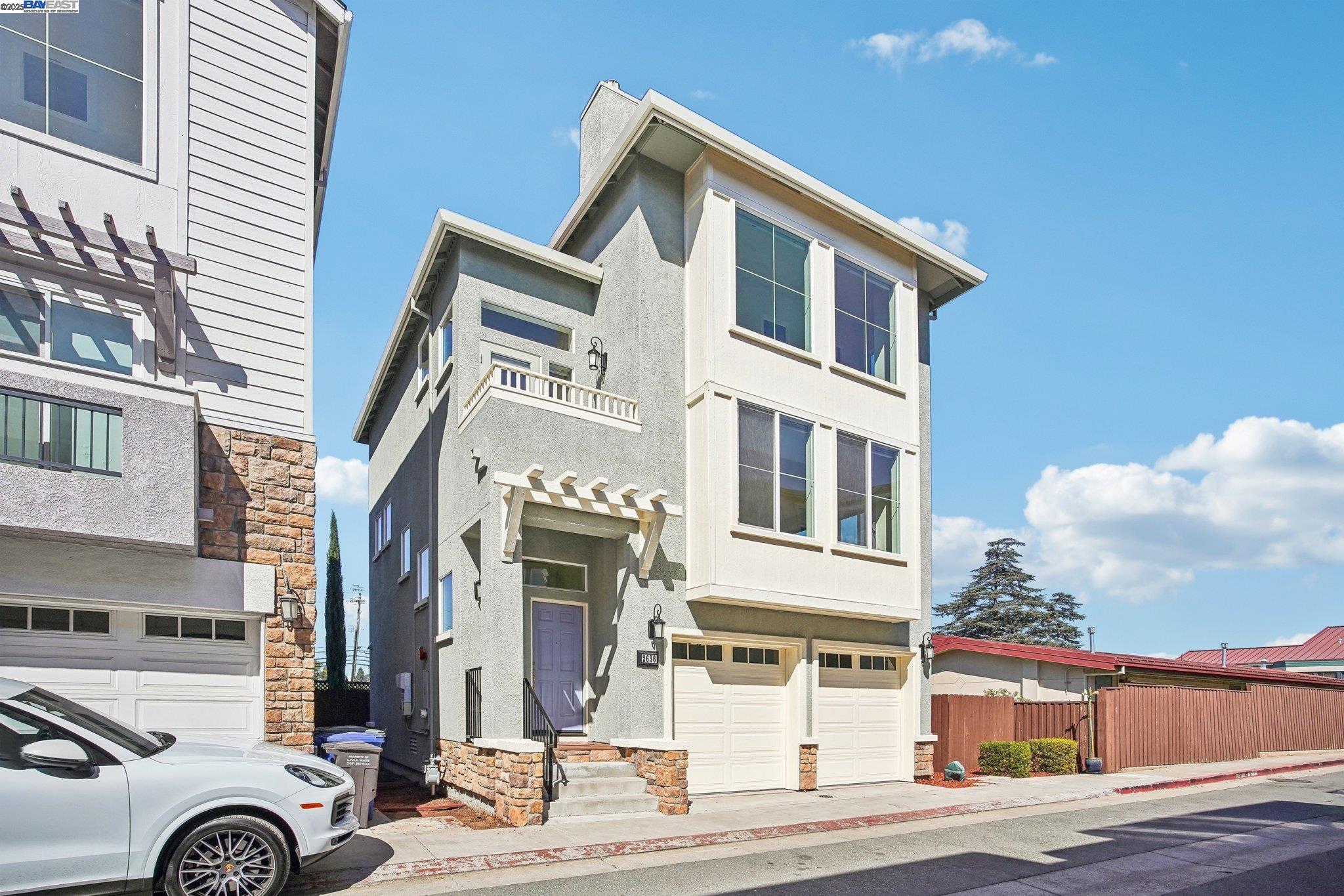 Detail Gallery Image 2 of 56 For 2636 Wisteria Way, Concord,  CA 94519 - 3 Beds | 3/1 Baths