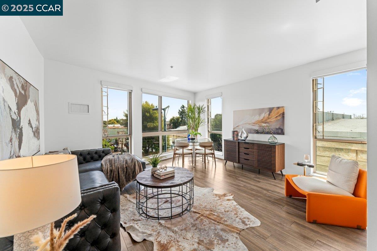 1201 Pine St # 365, Oakland, California 94607, 1 Bedroom Bedrooms, 3 Rooms Rooms,1 BathroomBathrooms,Residential,For Sale,1201 Pine St # 365,41091649
