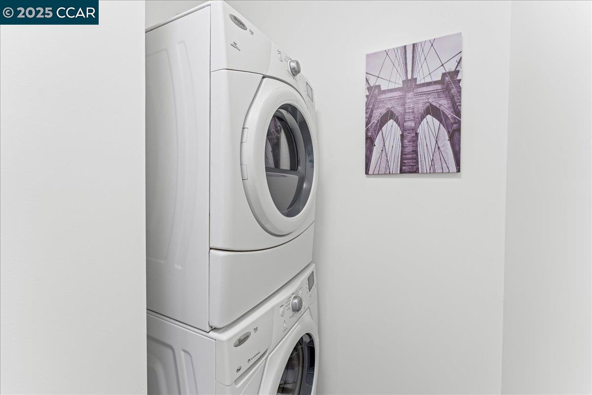 1201 Pine St # 365, Oakland, California 94607, 1 Bedroom Bedrooms, 3 Rooms Rooms,1 BathroomBathrooms,Residential,For Sale,1201 Pine St # 365,41091649