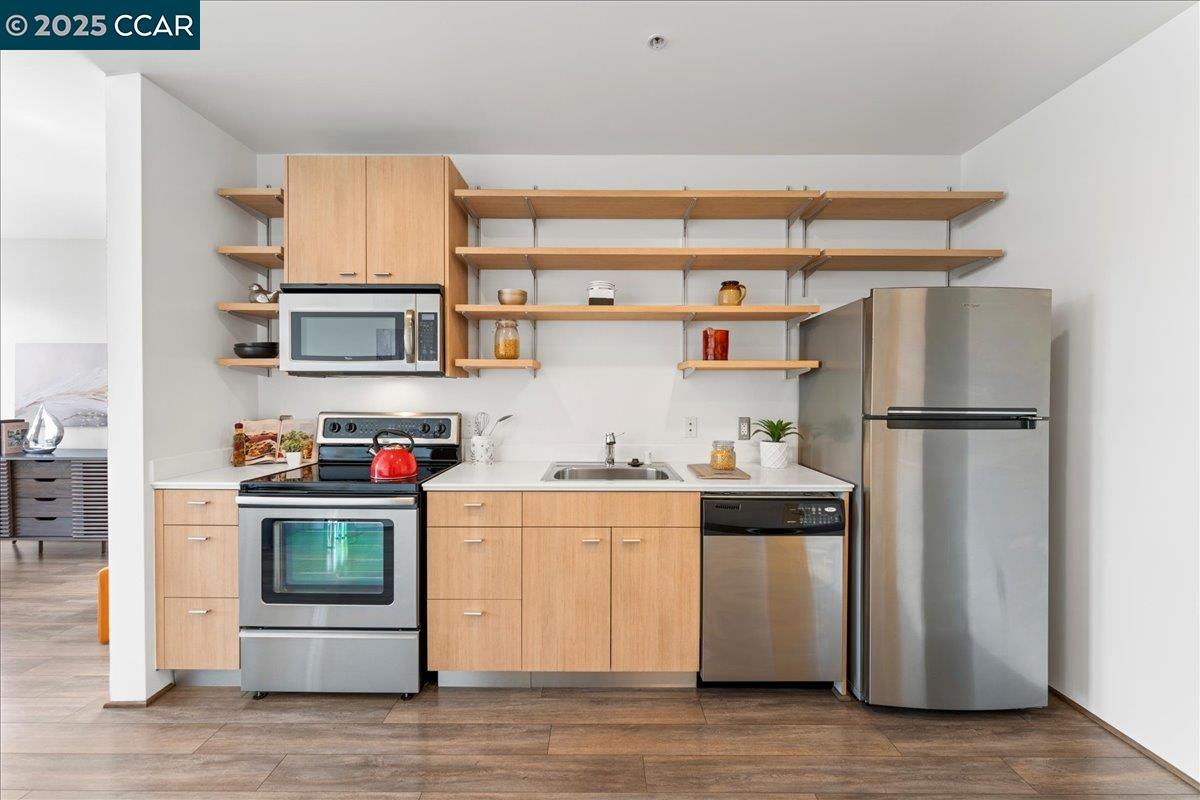 1201 Pine St # 365, Oakland, California 94607, 1 Bedroom Bedrooms, 3 Rooms Rooms,1 BathroomBathrooms,Residential,For Sale,1201 Pine St # 365,41091649
