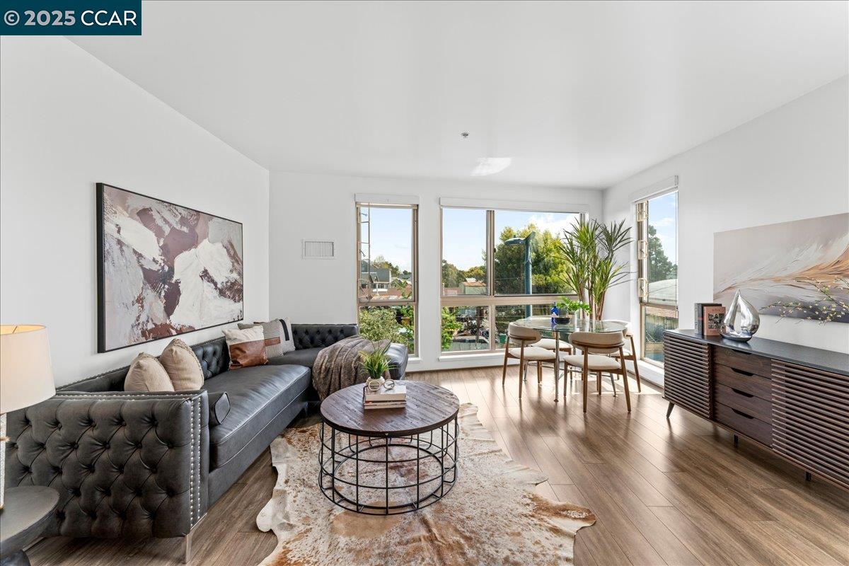 1201 Pine St # 365, Oakland, California 94607, 1 Bedroom Bedrooms, 3 Rooms Rooms,1 BathroomBathrooms,Residential,For Sale,1201 Pine St # 365,41091649