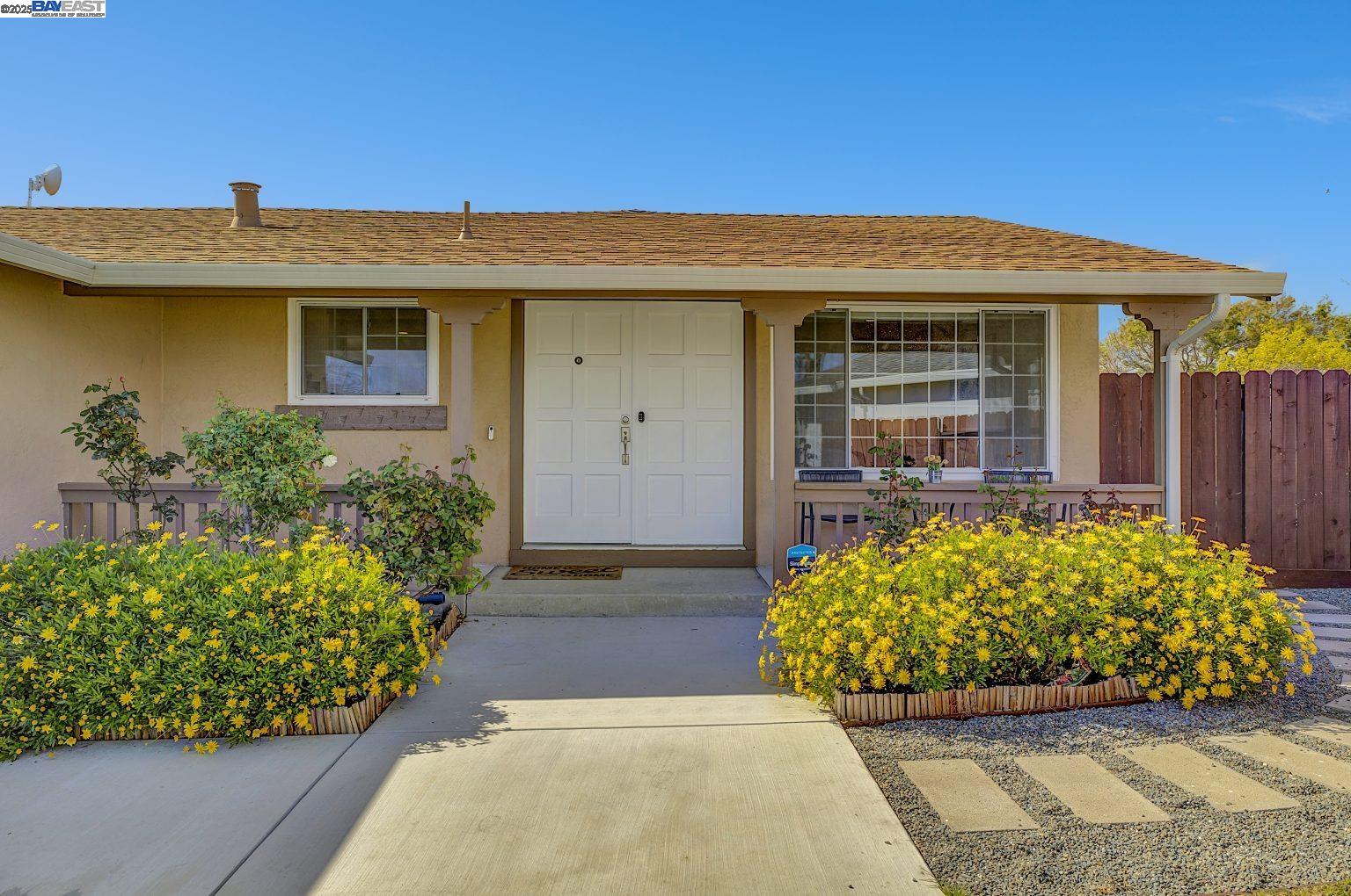 Detail Gallery Image 1 of 1 For 32512 Sheila Ct, Union City,  CA 94587-5053 - 3 Beds | 2 Baths
