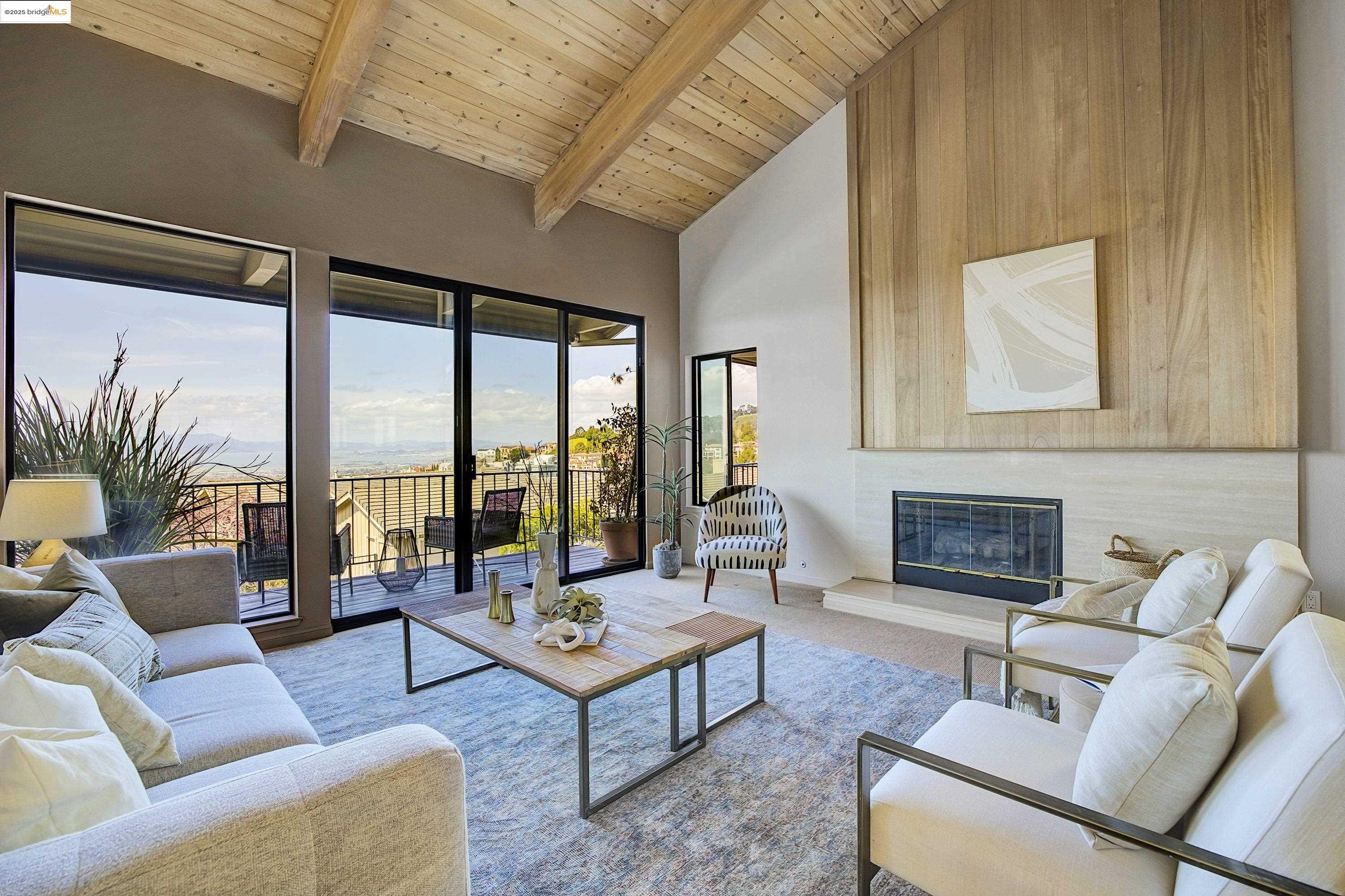 Detail Gallery Image 1 of 1 For 33 Binnacle Hl, Oakland,  CA 94618 - 3 Beds | 2/1 Baths