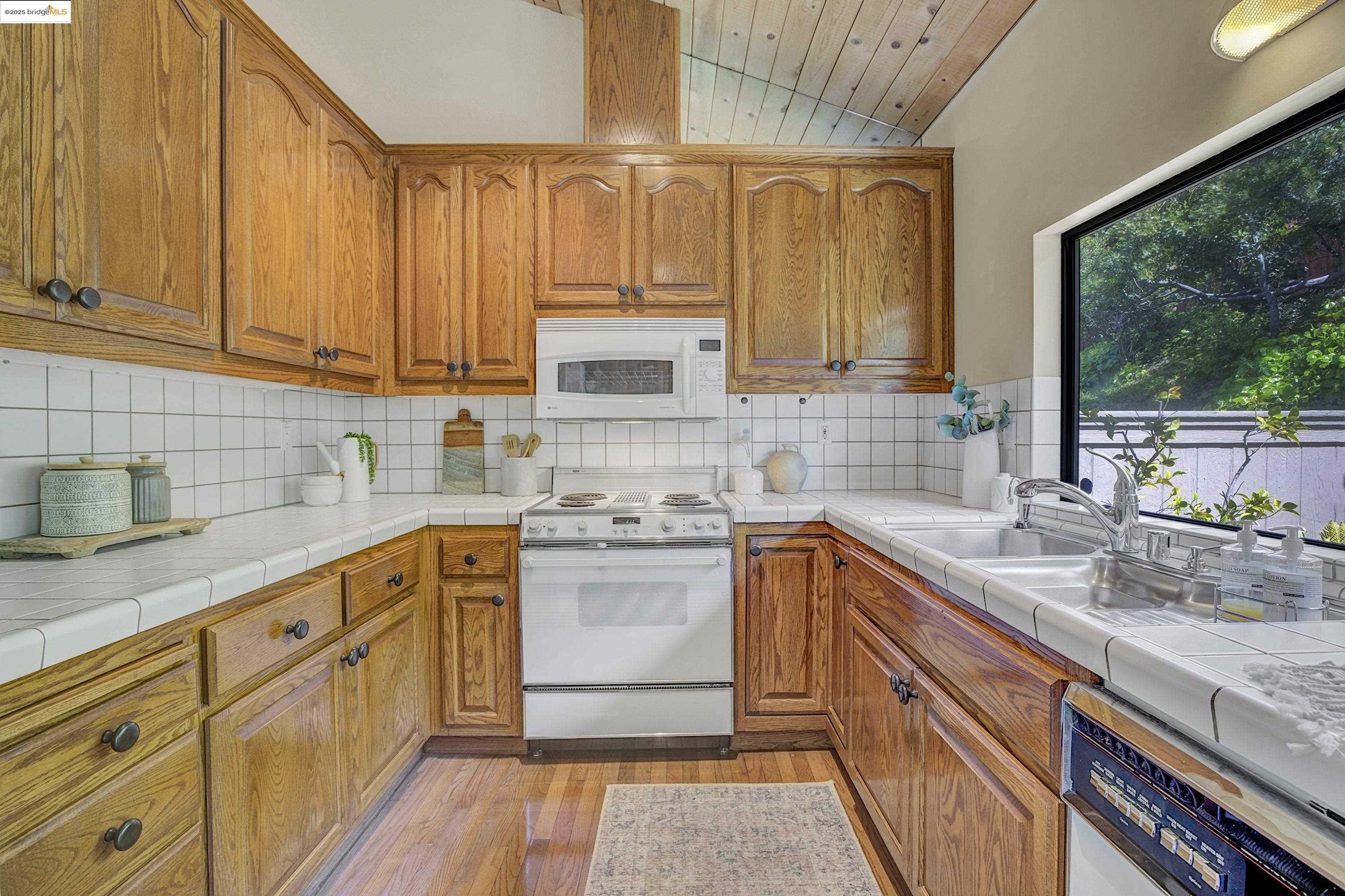 property-img