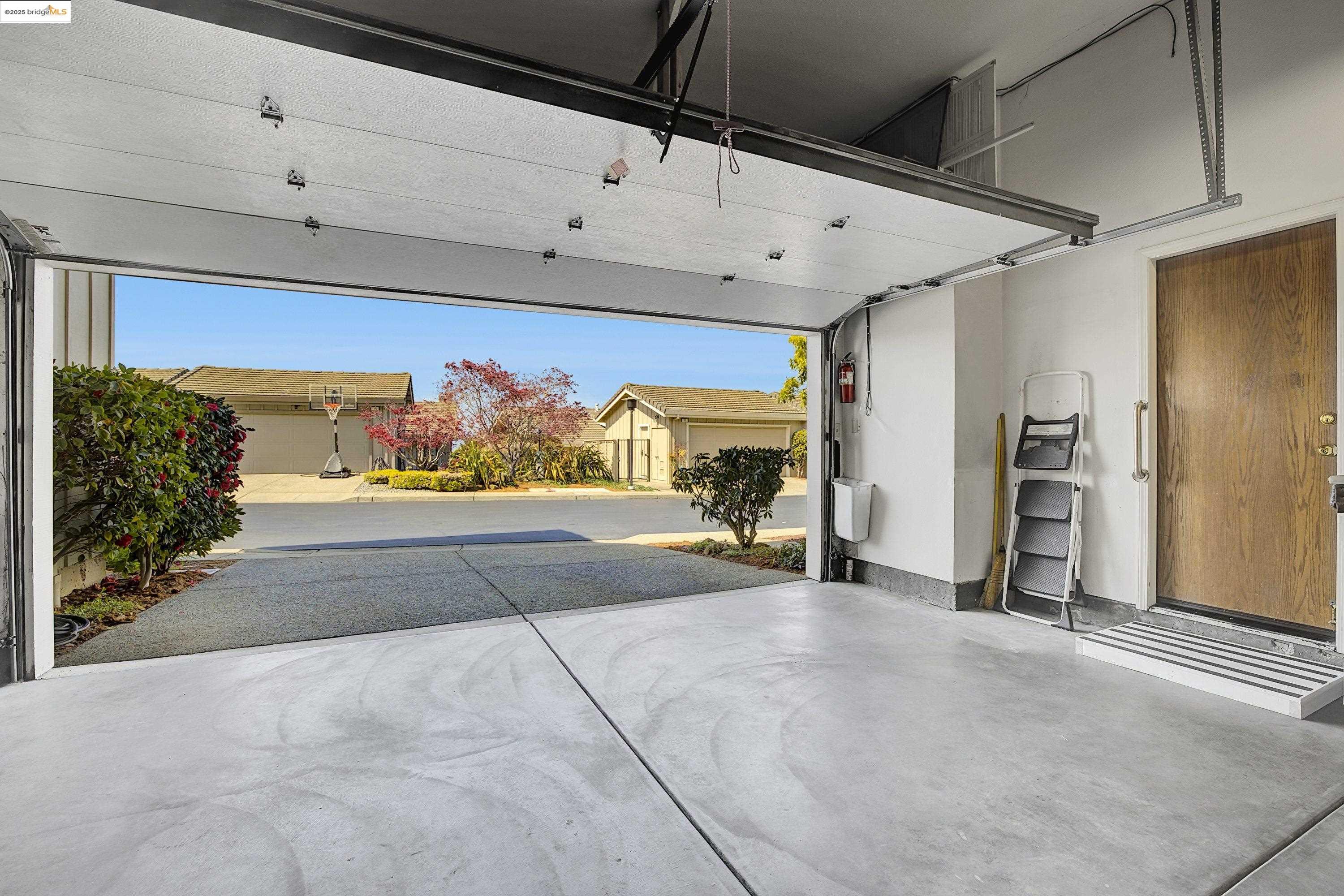 property-img