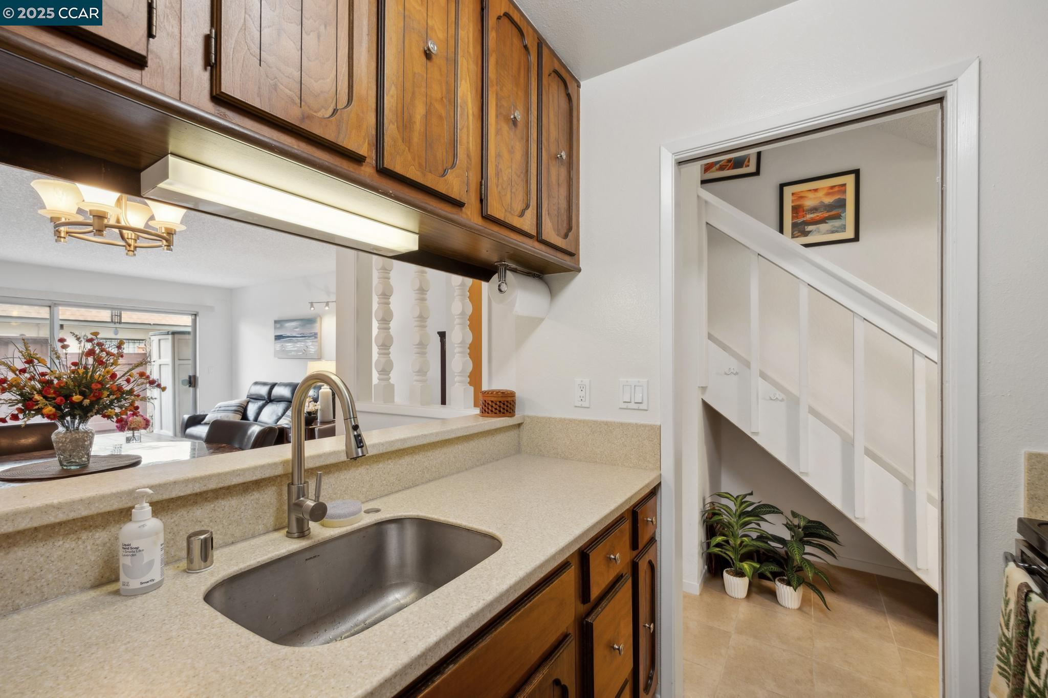 Detail Gallery Image 12 of 26 For 14295 Doolittle Dr, San Leandro,  CA 94577 - 2 Beds | 1/1 Baths