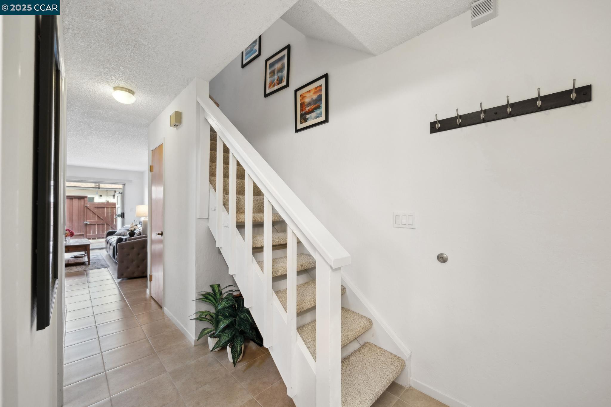 Detail Gallery Image 15 of 26 For 14295 Doolittle Dr, San Leandro,  CA 94577 - 2 Beds | 1/1 Baths
