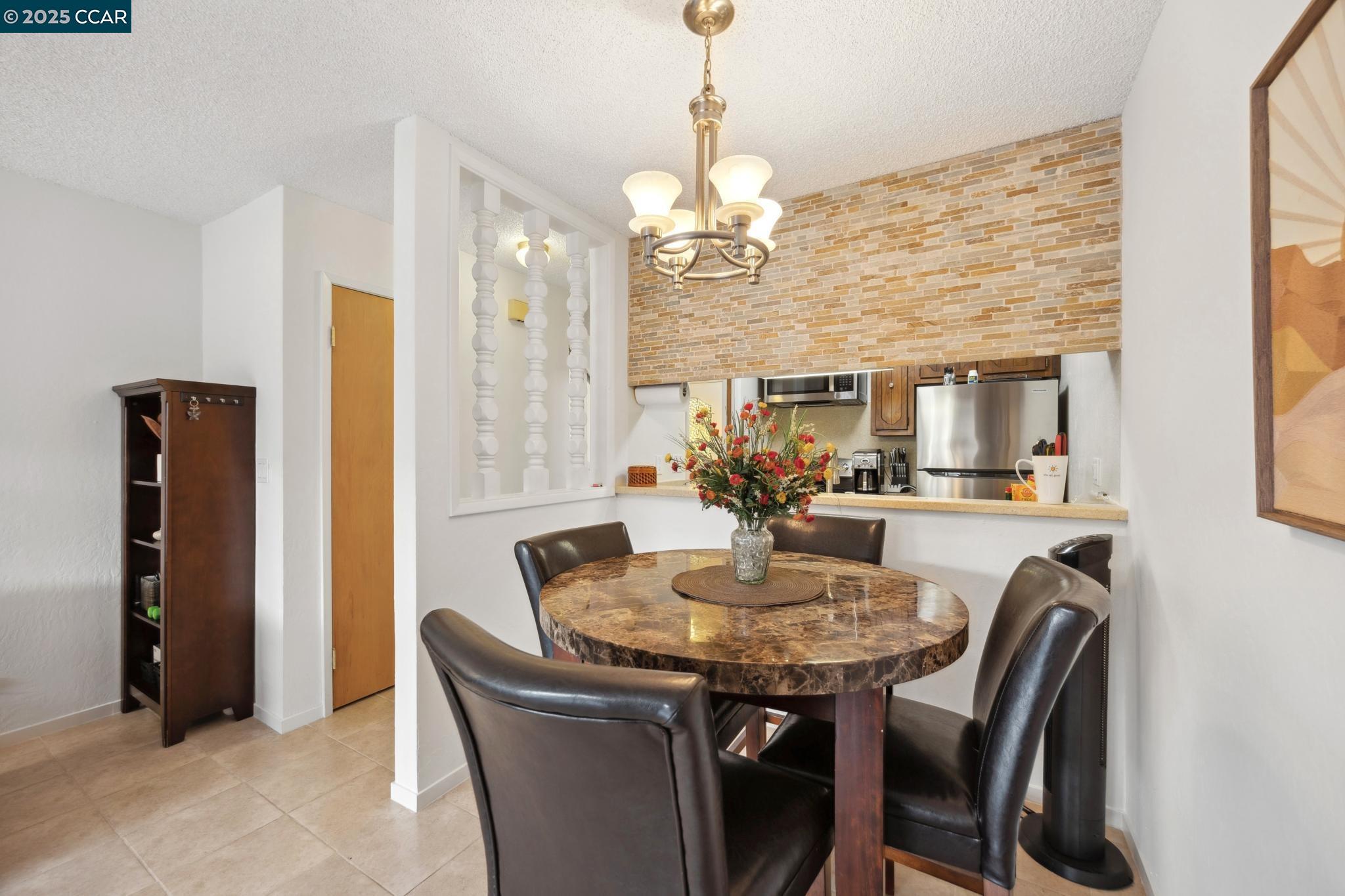 Detail Gallery Image 9 of 26 For 14295 Doolittle Dr, San Leandro,  CA 94577 - 2 Beds | 1/1 Baths