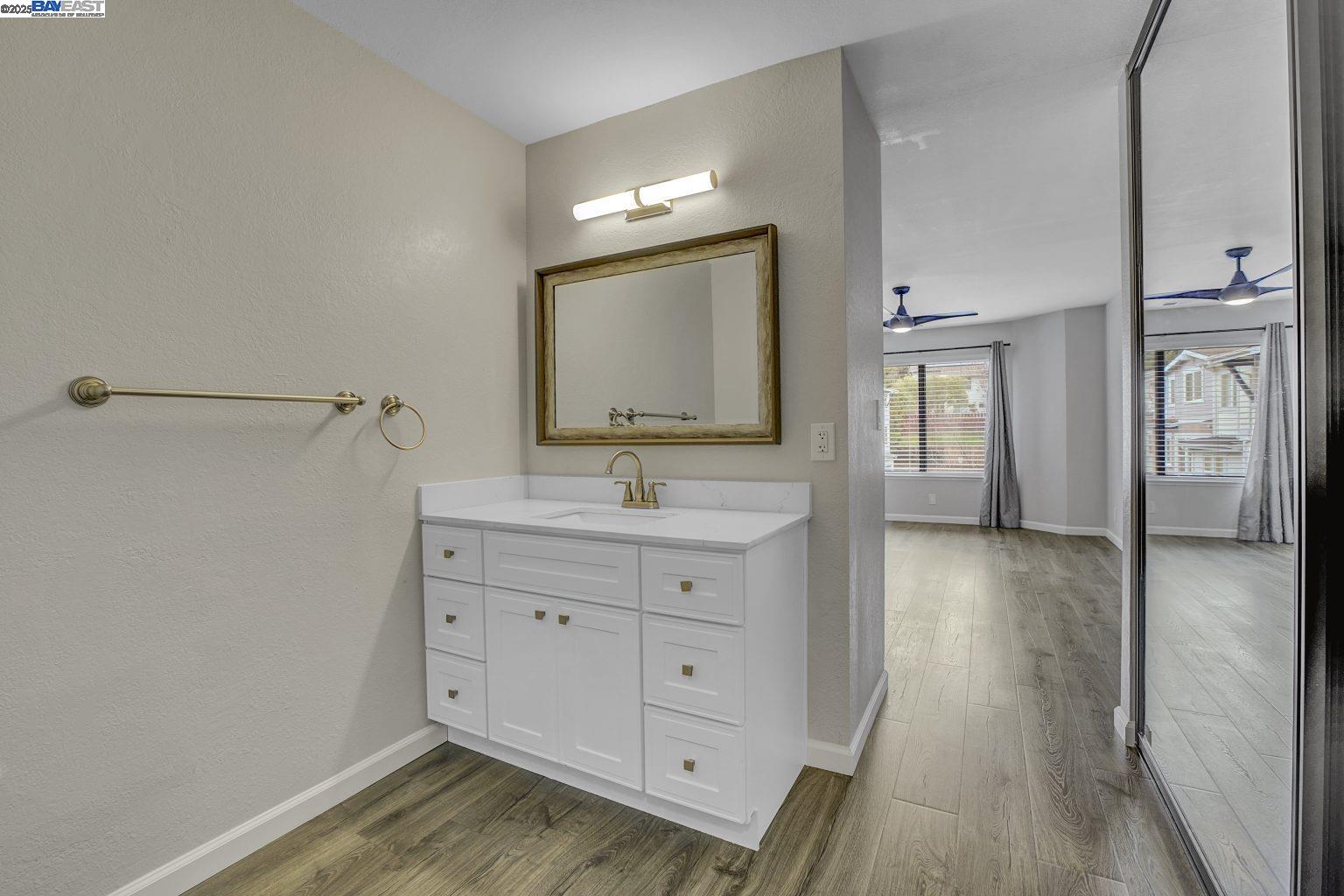 Detail Gallery Image 34 of 38 For 26953 Hayward Blvd #301,  Hayward,  CA 94542 - 2 Beds | 2 Baths
