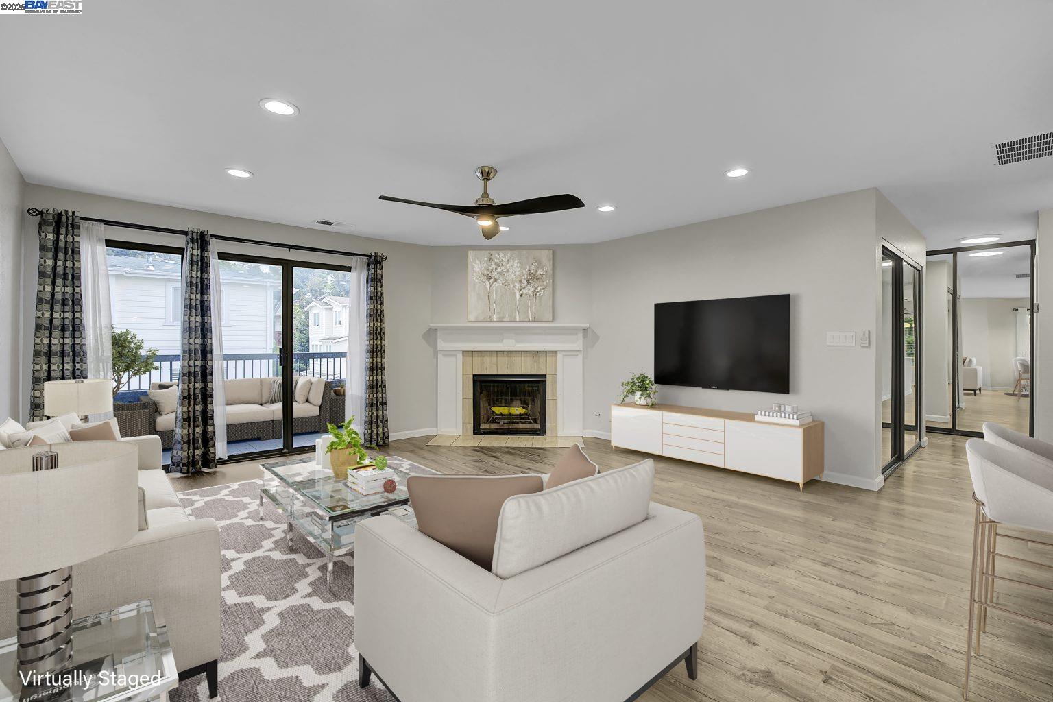 Detail Gallery Image 5 of 38 For 26953 Hayward Blvd #301,  Hayward,  CA 94542 - 2 Beds | 2 Baths