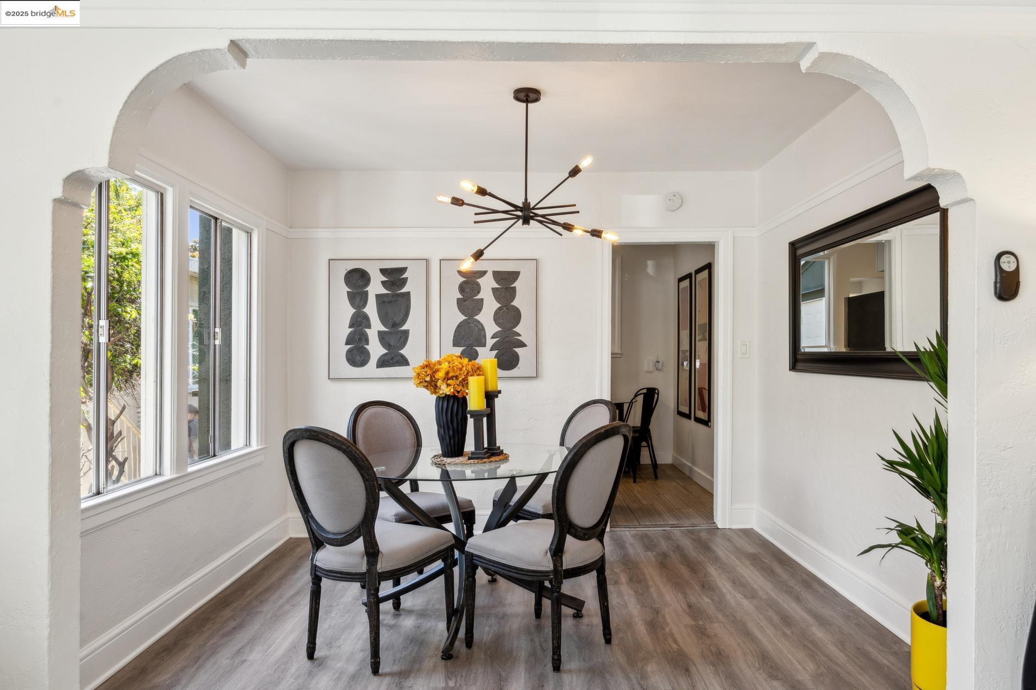 Detail Gallery Image 11 of 47 For 1424 Ward St, Berkeley,  CA 94702 - 3 Beds | 2 Baths
