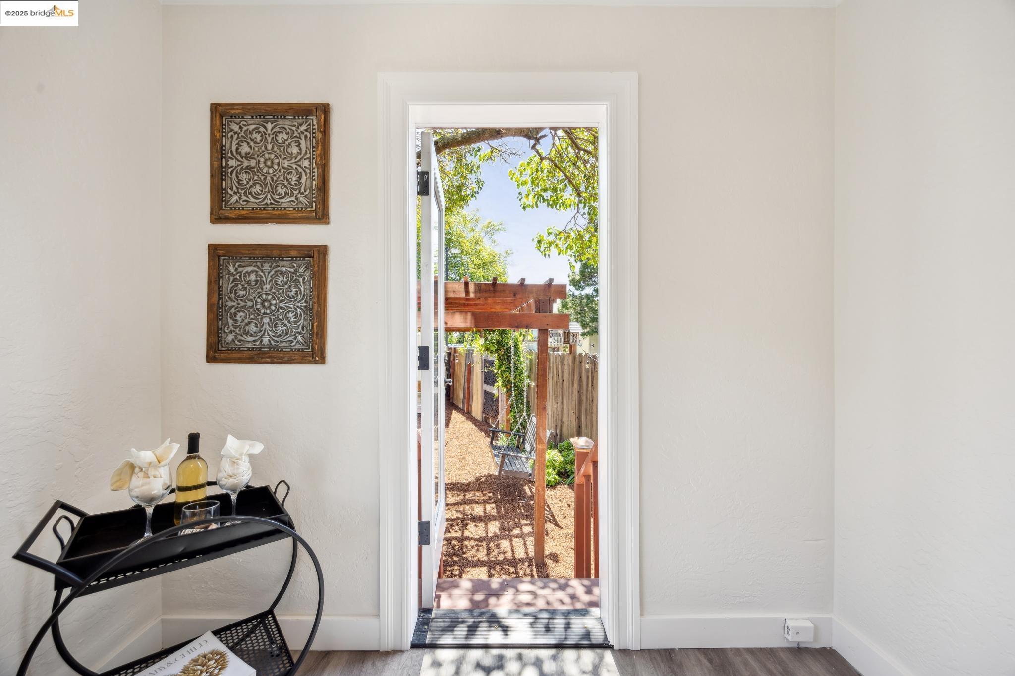 Detail Gallery Image 28 of 47 For 1424 Ward St, Berkeley,  CA 94702 - 3 Beds | 2 Baths