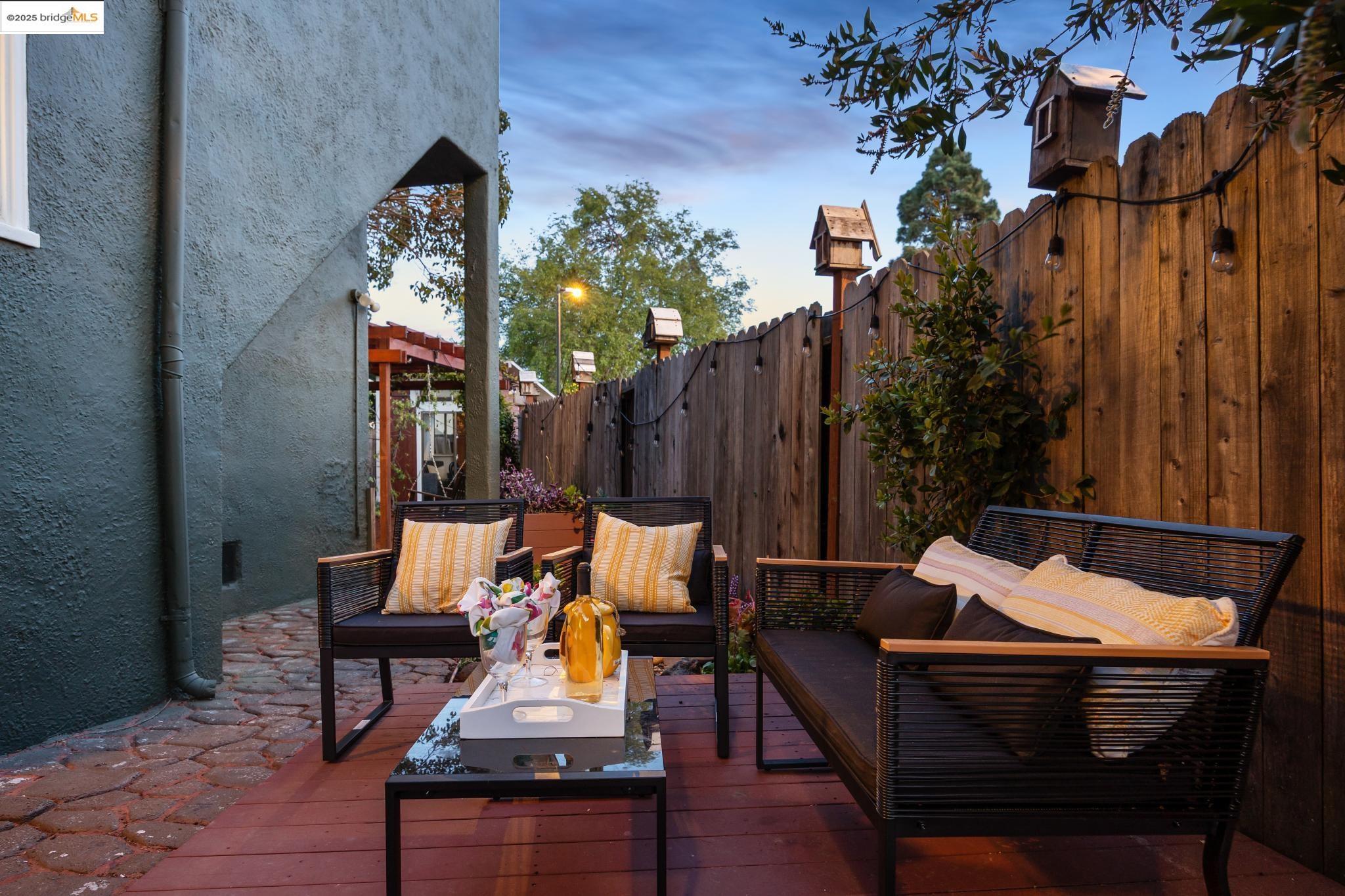 Detail Gallery Image 45 of 47 For 1424 Ward St, Berkeley,  CA 94702 - 3 Beds | 2 Baths