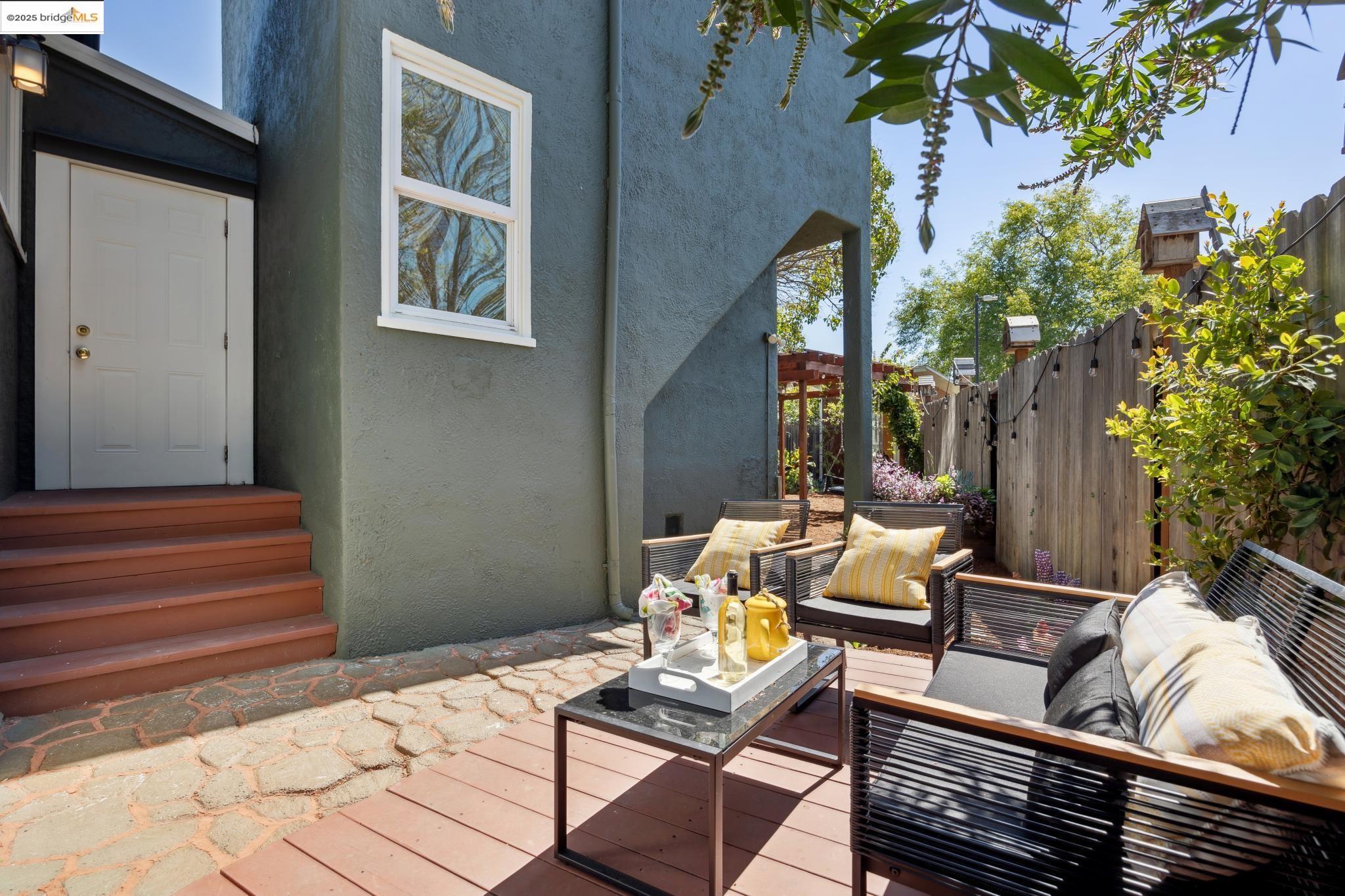 Detail Gallery Image 46 of 47 For 1424 Ward St, Berkeley,  CA 94702 - 3 Beds | 2 Baths