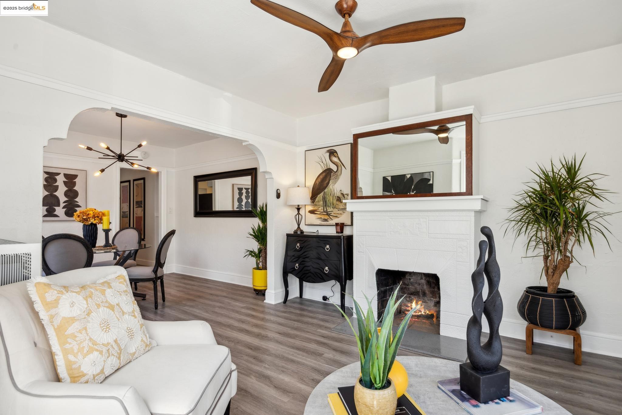 Detail Gallery Image 9 of 47 For 1424 Ward St, Berkeley,  CA 94702 - 3 Beds | 2 Baths
