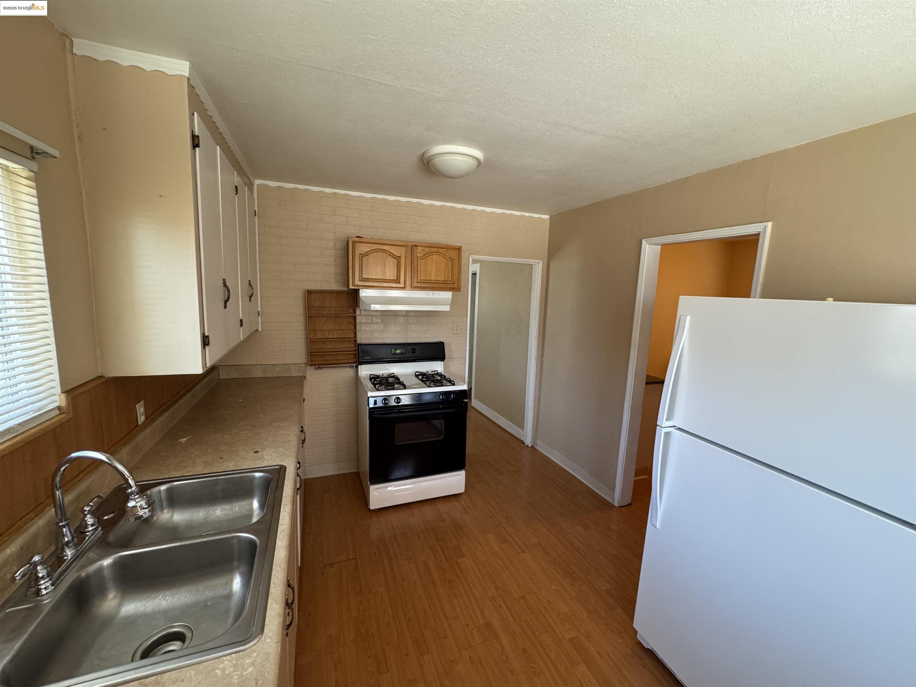 property-img