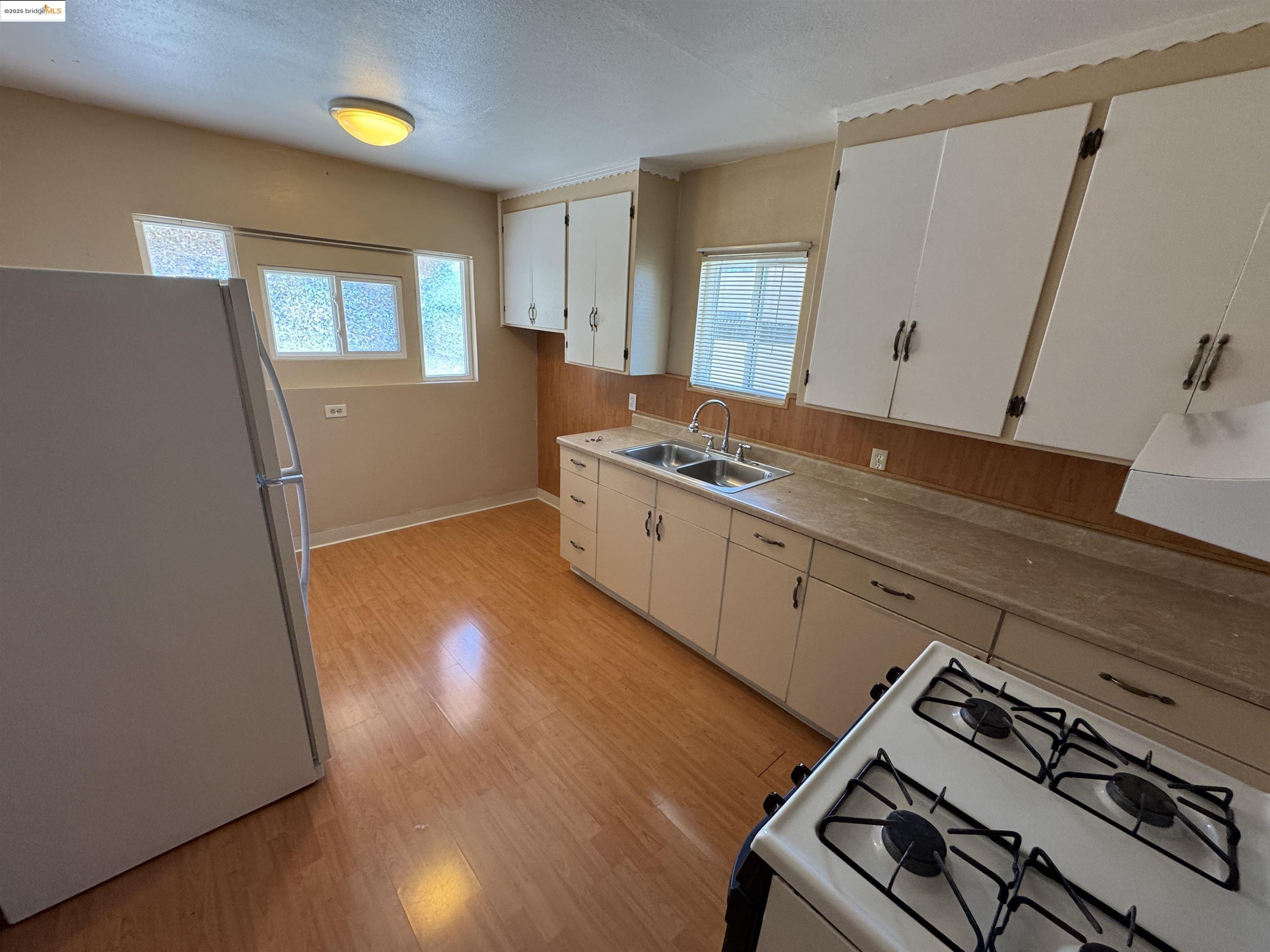 property-img