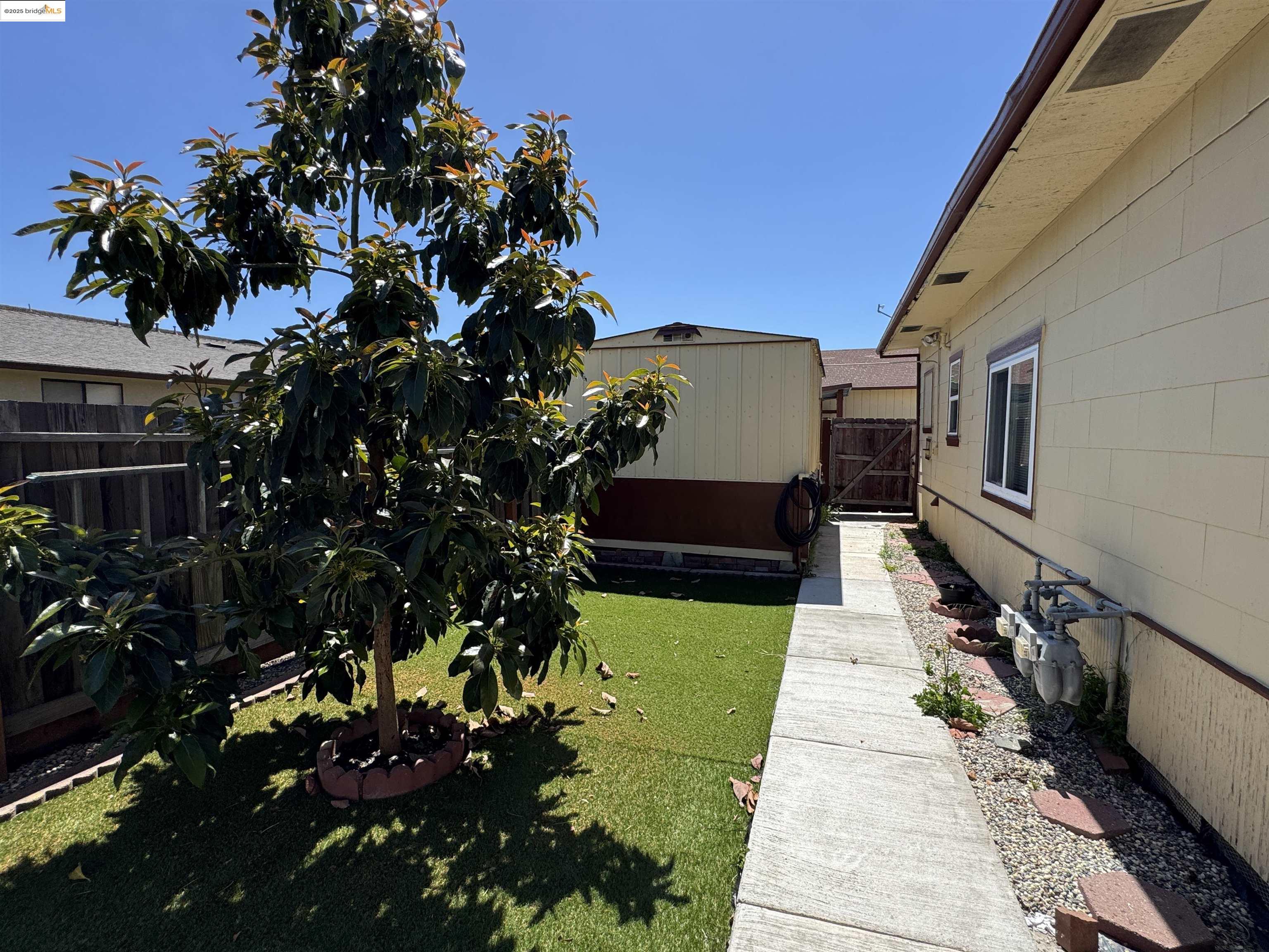 property-img