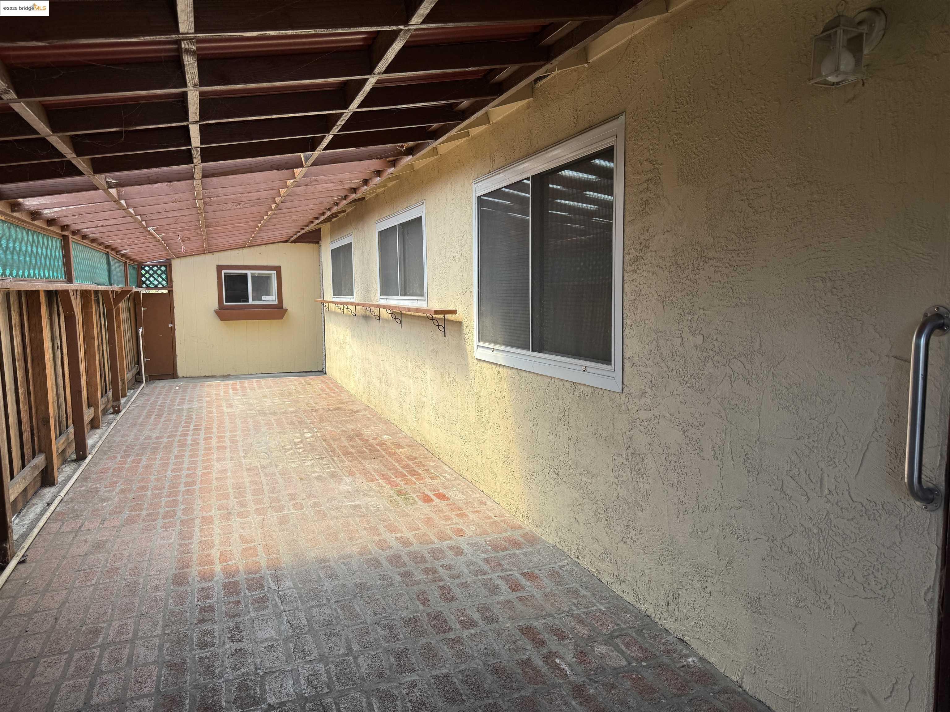 property-img