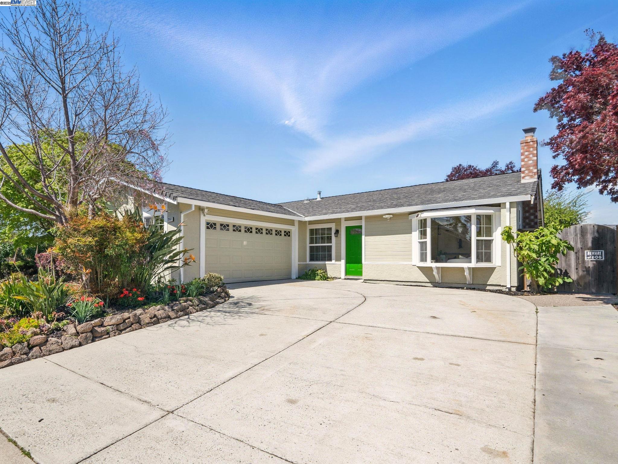 Detail Gallery Image 1 of 32 For 33537 Bardolph Cir, Fremont,  CA 94555 - 4 Beds | 2 Baths