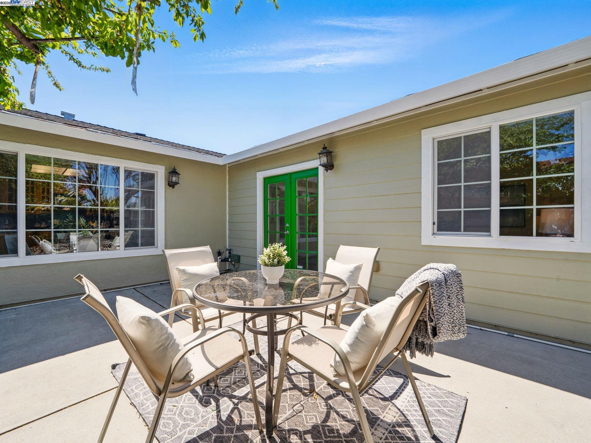 Detail Gallery Image 23 of 32 For 33537 Bardolph Cir, Fremont,  CA 94555 - 4 Beds | 2 Baths