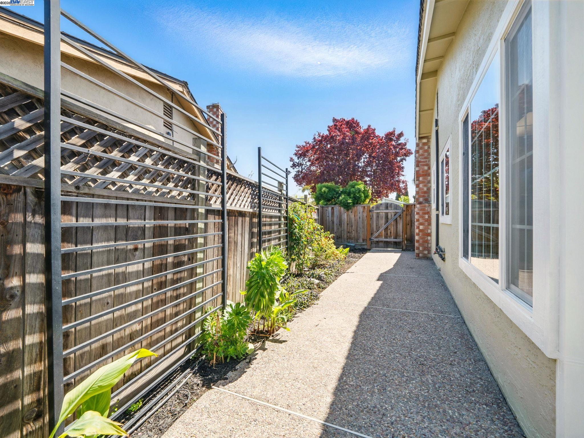 Detail Gallery Image 26 of 32 For 33537 Bardolph Cir, Fremont,  CA 94555 - 4 Beds | 2 Baths