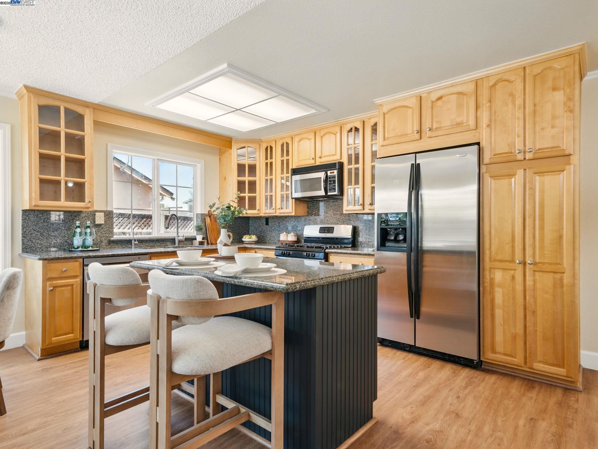 Detail Gallery Image 7 of 32 For 33537 Bardolph Cir, Fremont,  CA 94555 - 4 Beds | 2 Baths