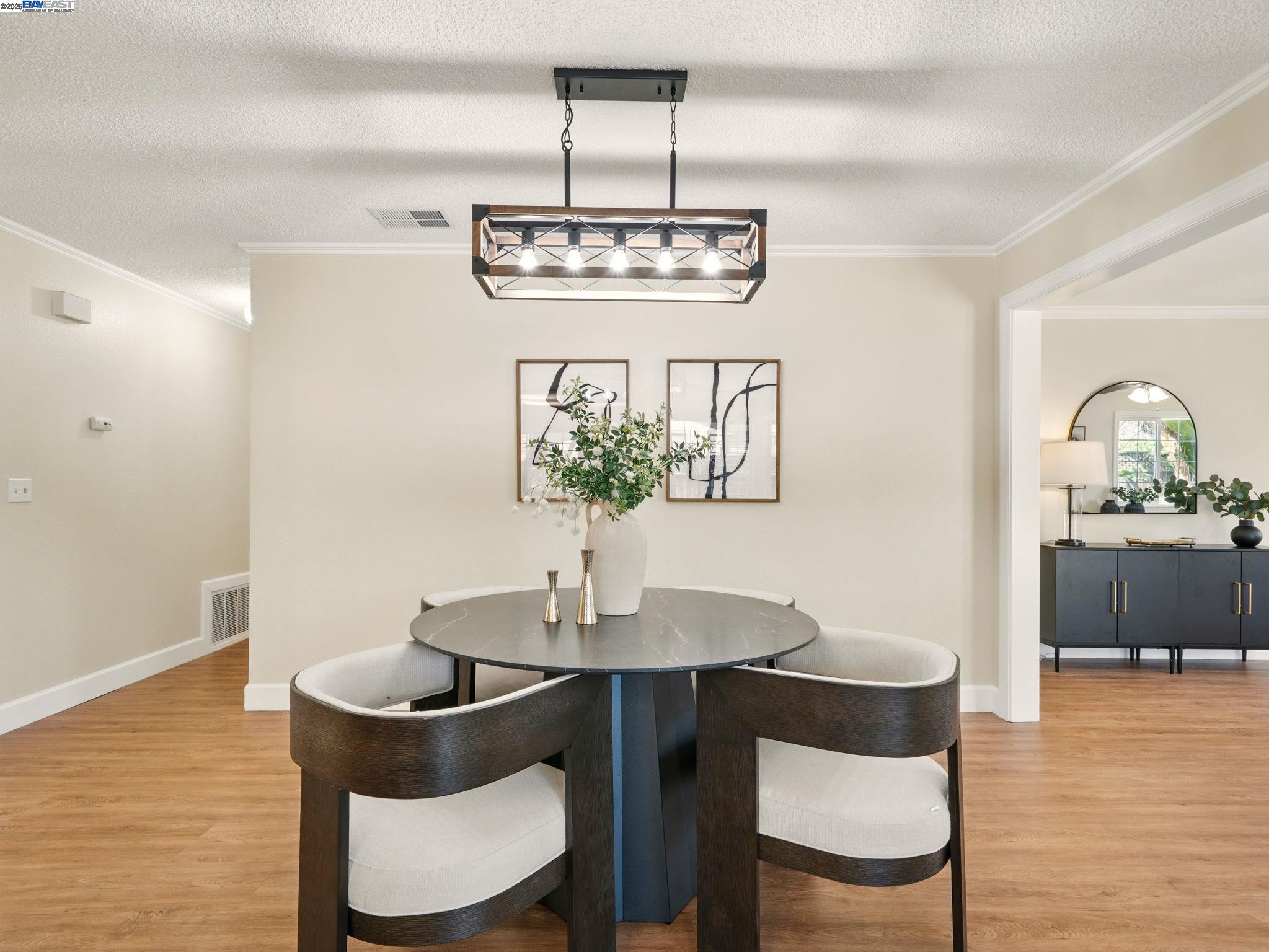 Detail Gallery Image 10 of 32 For 33537 Bardolph Cir, Fremont,  CA 94555 - 4 Beds | 2 Baths