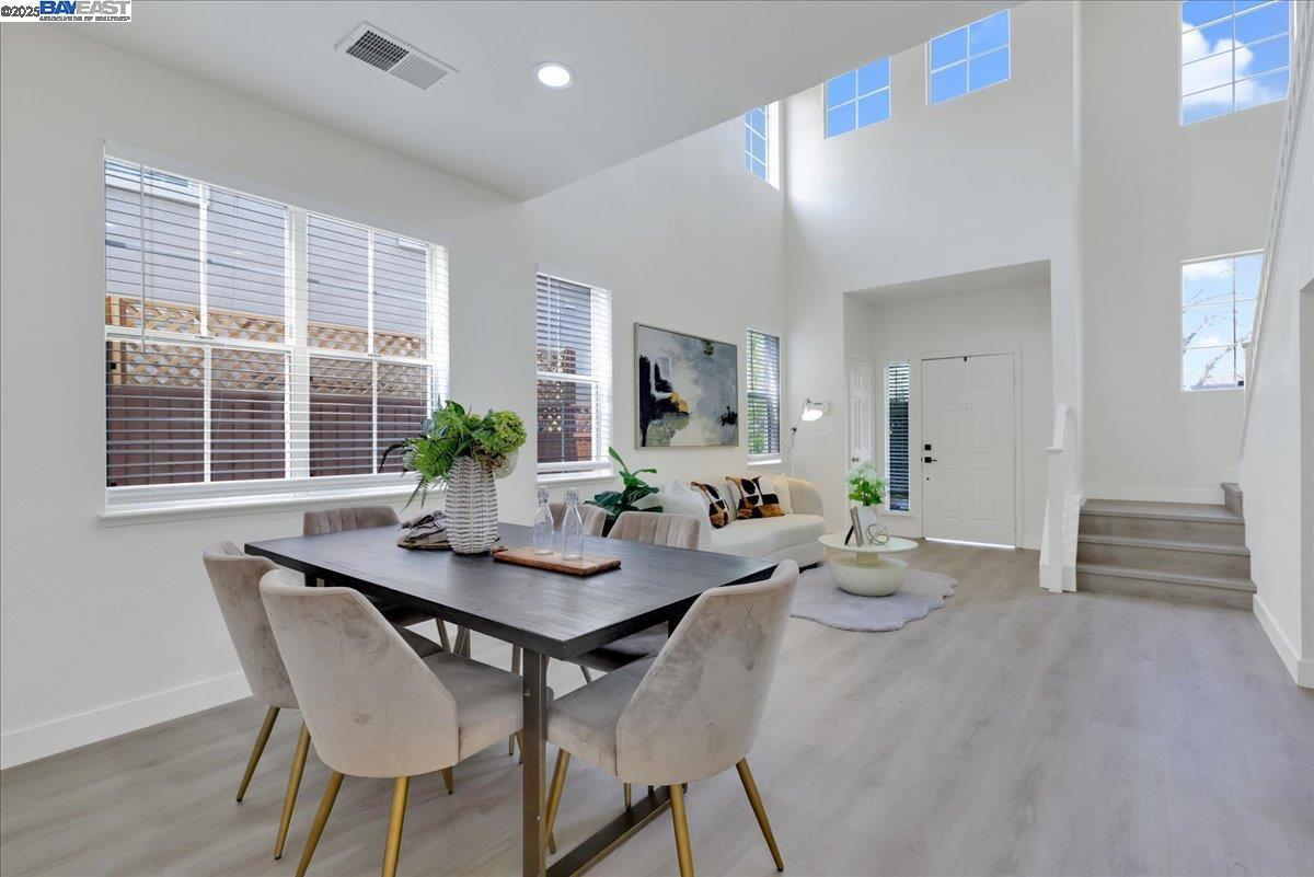 Detail Gallery Image 1 of 1 For 978 Furlong Dr, San Jose,  CA 95123 - 4 Beds | 2/1 Baths