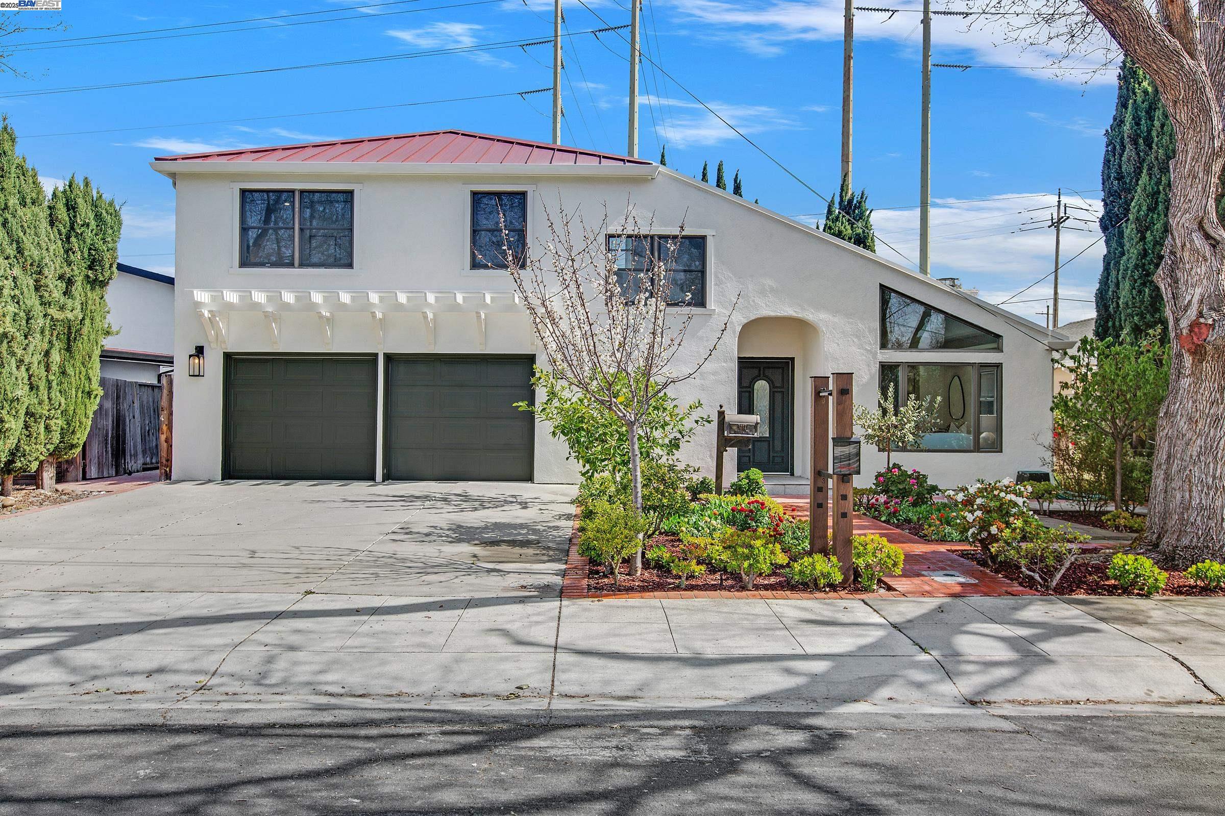 Detail Gallery Image 1 of 1 For 3117 Maddux Dr, Palo Alto,  CA 94303 - 4 Beds | 3 Baths