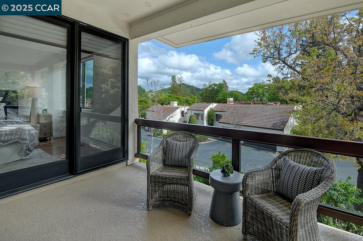 Detail Gallery Image 11 of 60 For 3244 Terra Granada Dr 2a,  Walnut Creek,  CA 94595 - 2 Beds | 2 Baths