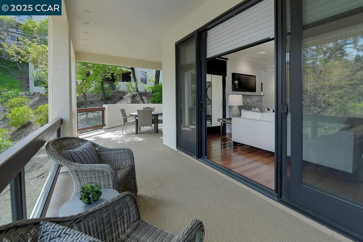 Detail Gallery Image 12 of 60 For 3244 Terra Granada Dr 2a,  Walnut Creek,  CA 94595 - 2 Beds | 2 Baths
