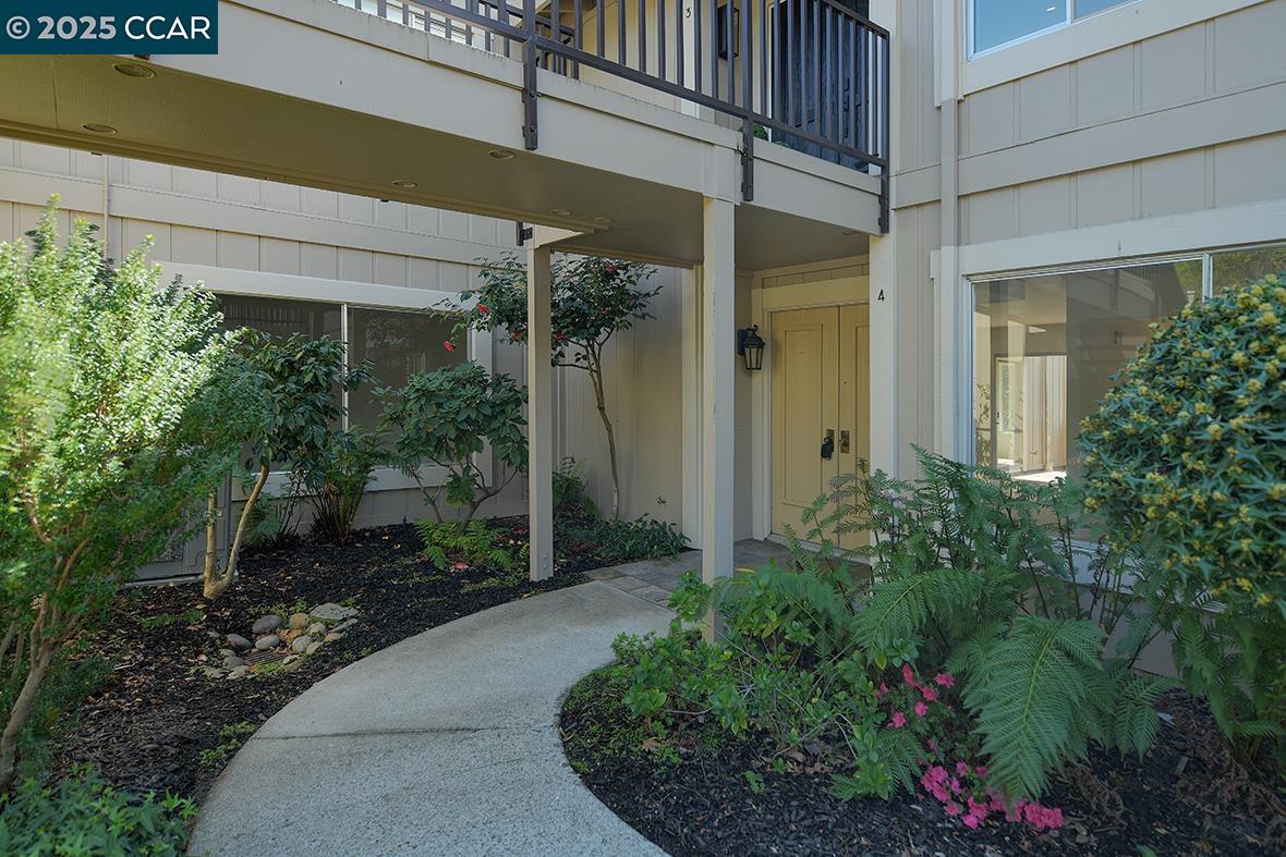 Detail Gallery Image 1 of 50 For 2175 Cactus Ct #4,  Walnut Creek,  CA 94595 - 2 Beds | 2 Baths