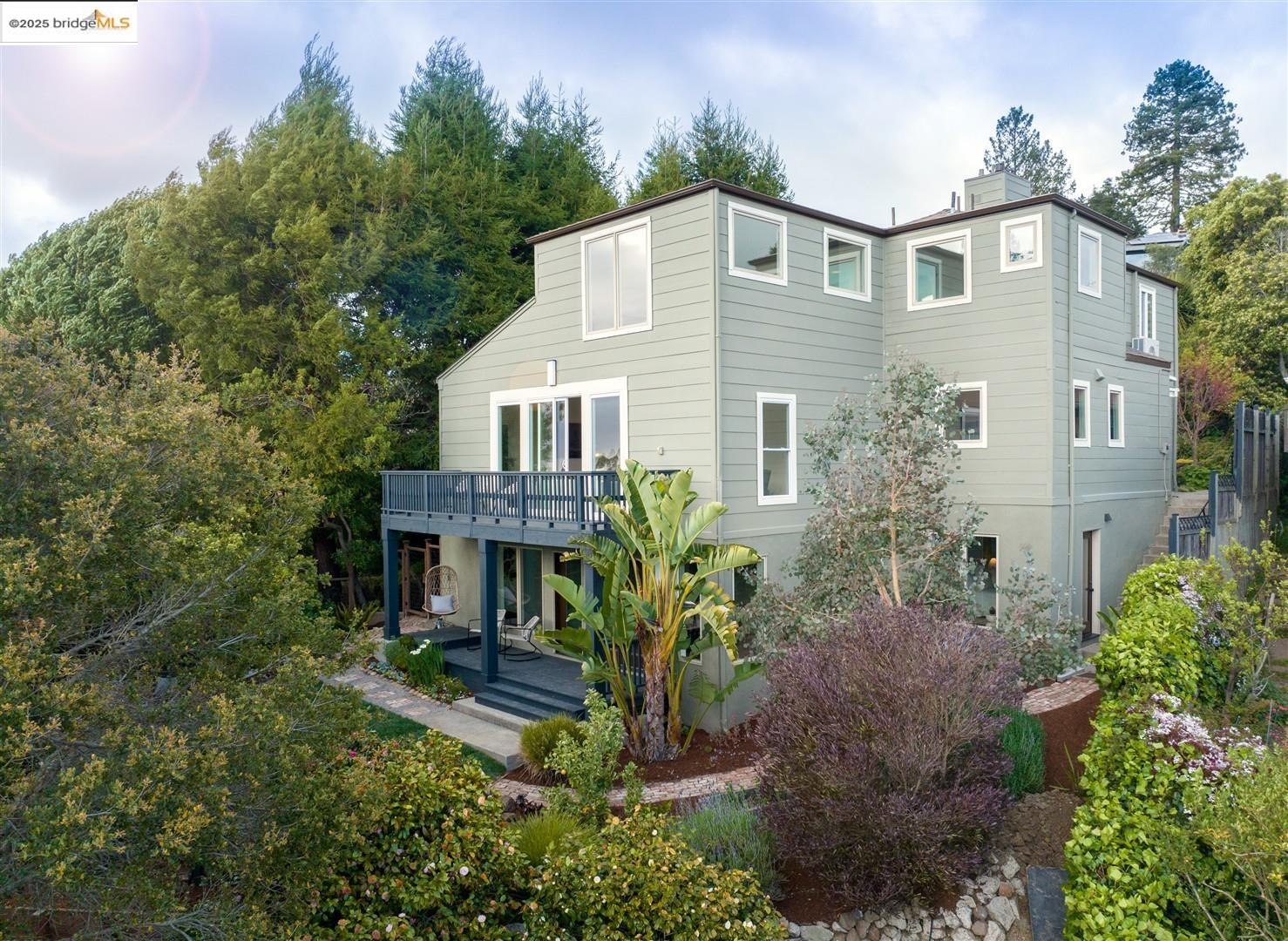 Detail Gallery Image 1 of 1 For 1082 Miller Ave, Berkeley,  CA 94708 - 4 Beds | 3/1 Baths