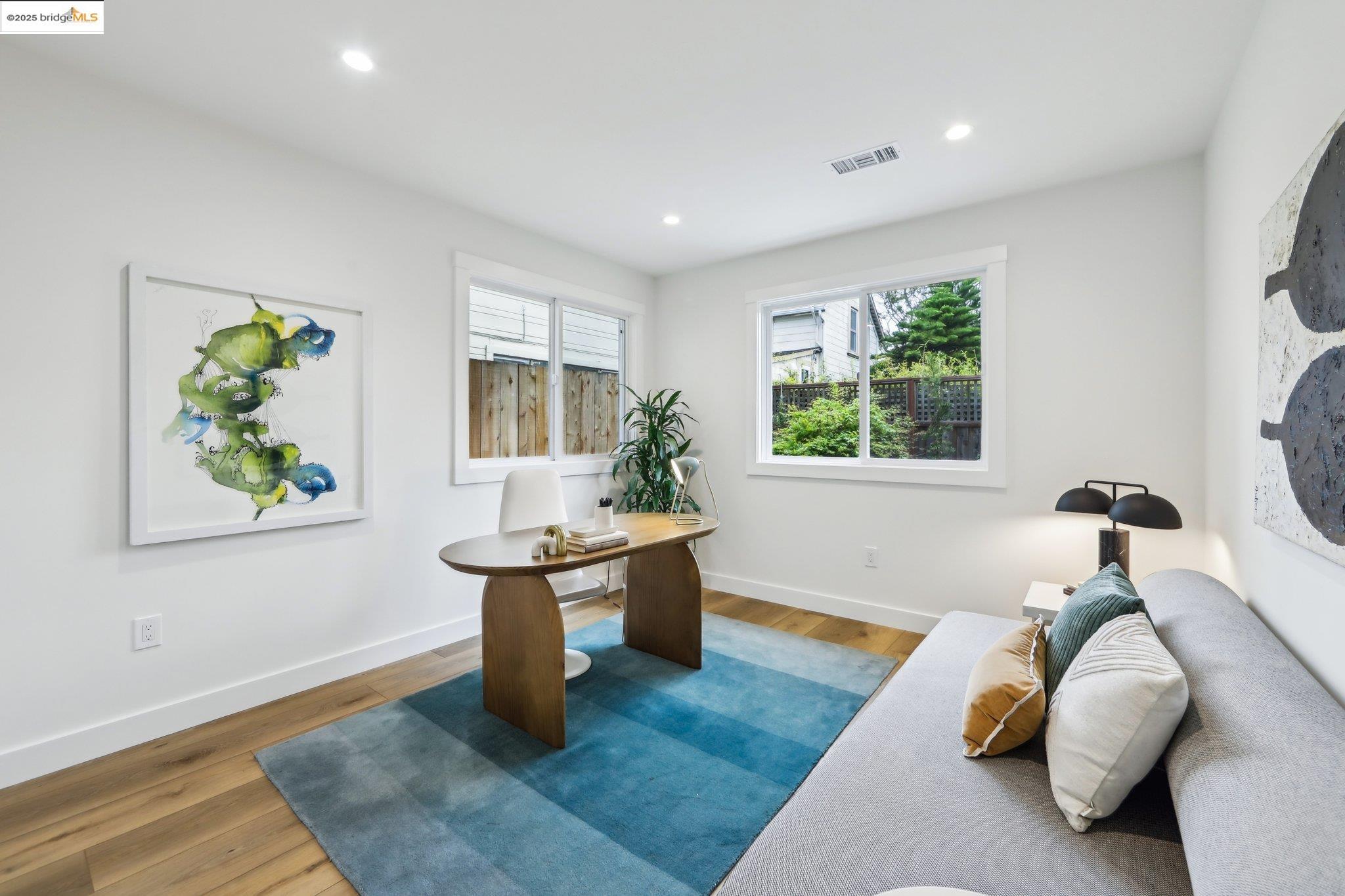 Detail Gallery Image 11 of 28 For 669 Alcatraz Ave, Oakland,  CA 94609 - 4 Beds | 2 Baths