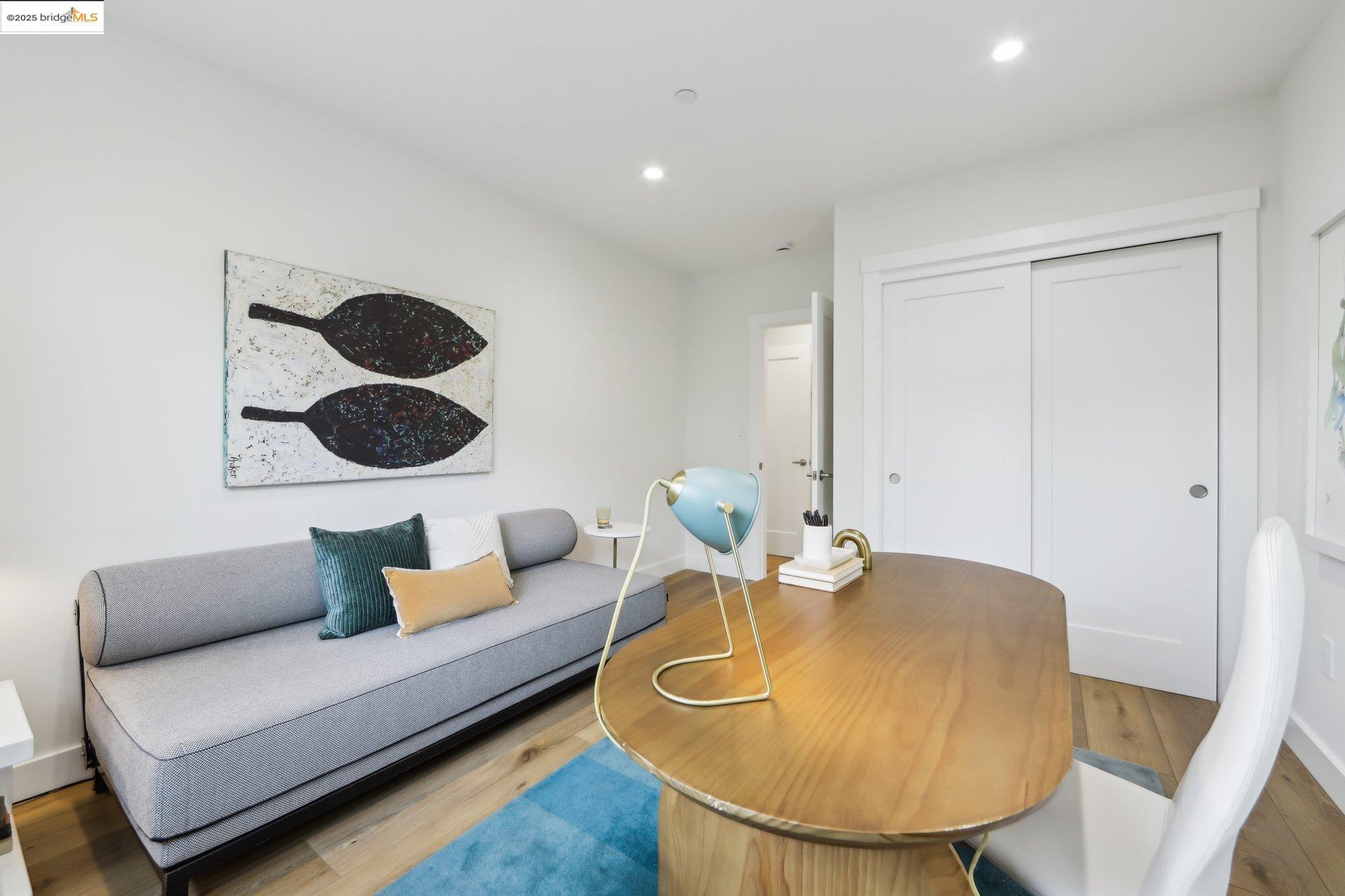 Detail Gallery Image 12 of 28 For 669 Alcatraz Ave, Oakland,  CA 94609 - 4 Beds | 2 Baths