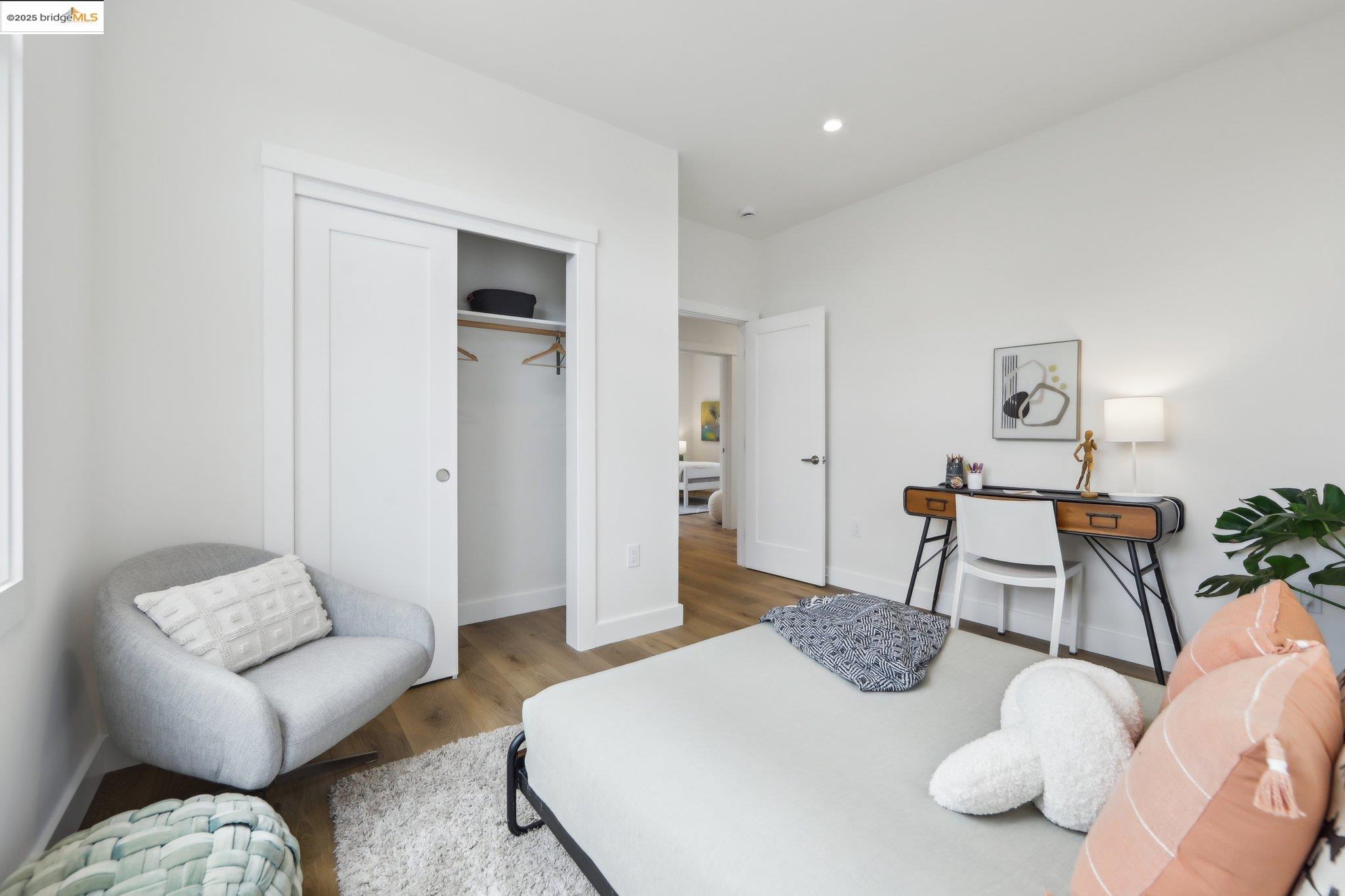 Detail Gallery Image 15 of 28 For 669 Alcatraz Ave, Oakland,  CA 94609 - 4 Beds | 2 Baths