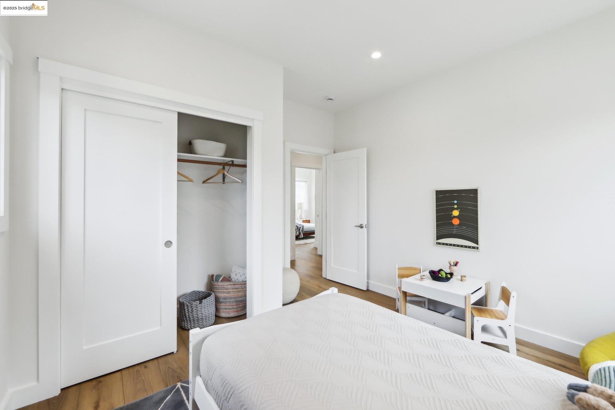 Detail Gallery Image 19 of 28 For 669 Alcatraz Ave, Oakland,  CA 94609 - 4 Beds | 2 Baths