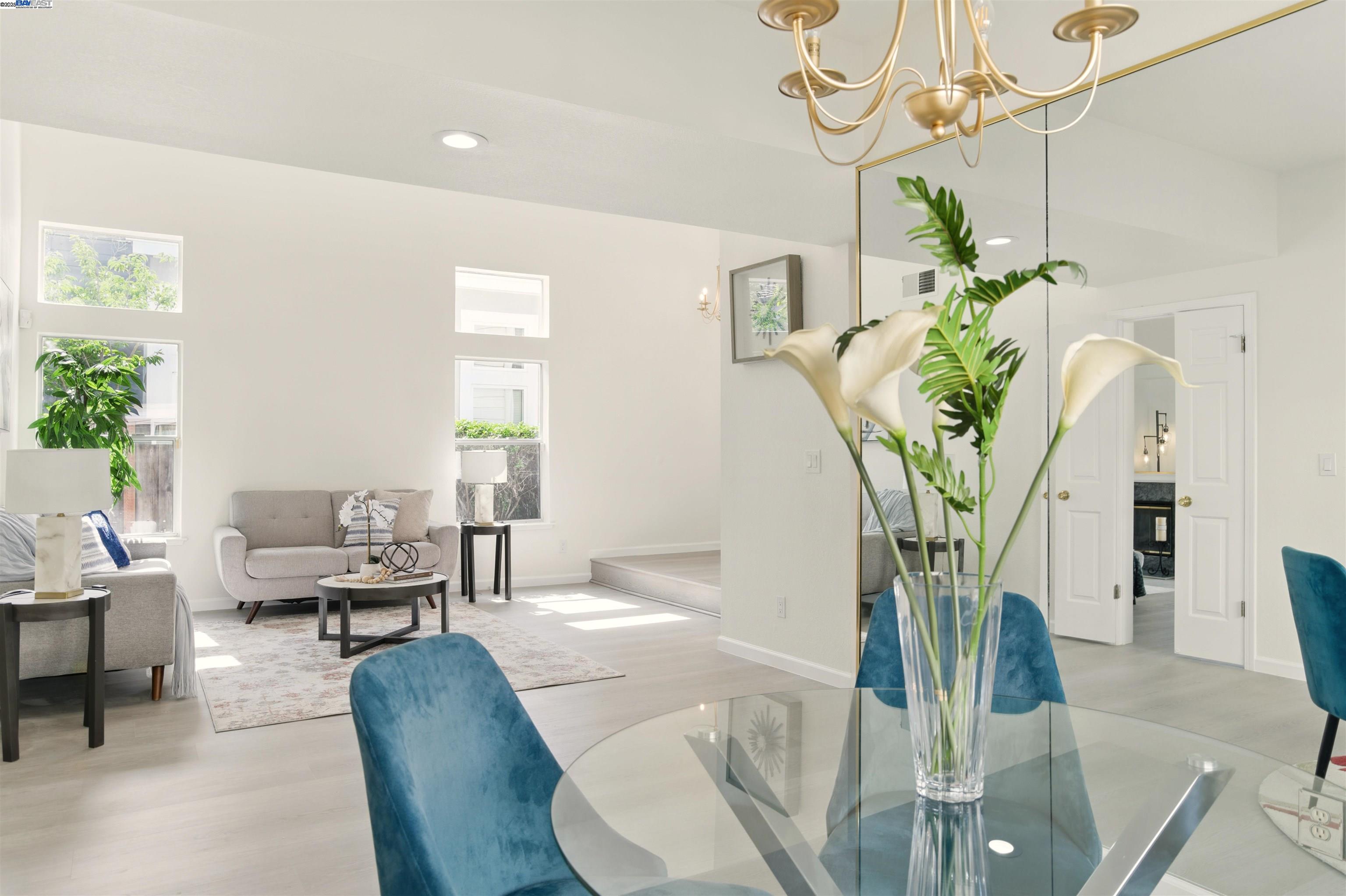 Detail Gallery Image 11 of 34 For 33243 Sunriver Cmn, Fremont,  CA 94555 - 4 Beds | 3 Baths