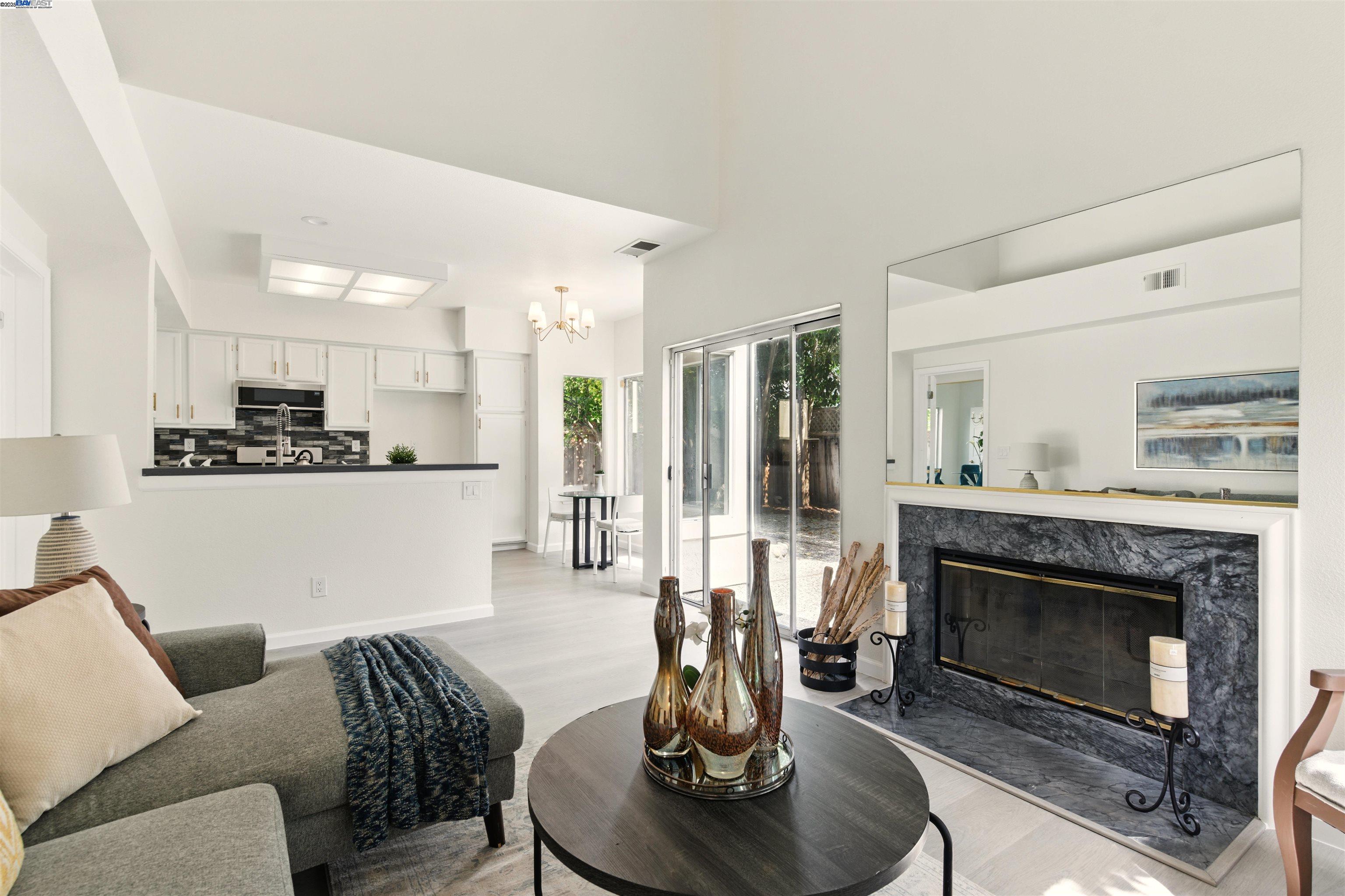 Detail Gallery Image 14 of 34 For 33243 Sunriver Cmn, Fremont,  CA 94555 - 4 Beds | 3 Baths