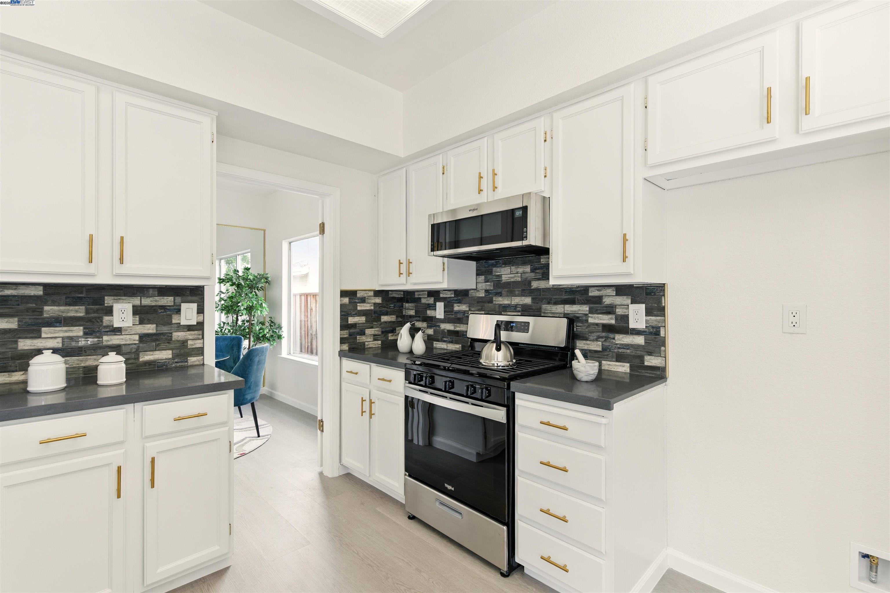 Detail Gallery Image 18 of 34 For 33243 Sunriver Cmn, Fremont,  CA 94555 - 4 Beds | 3 Baths