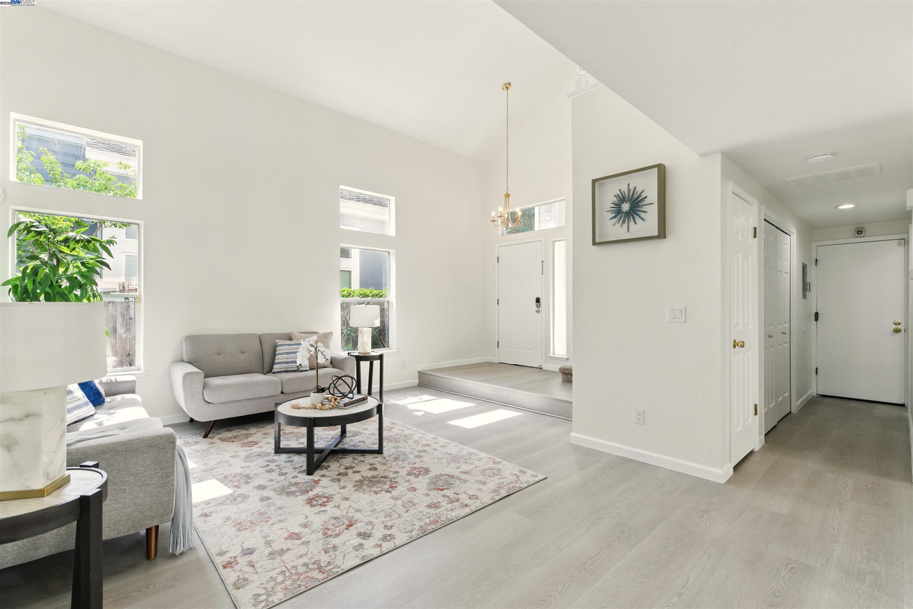 Detail Gallery Image 4 of 34 For 33243 Sunriver Cmn, Fremont,  CA 94555 - 4 Beds | 3 Baths
