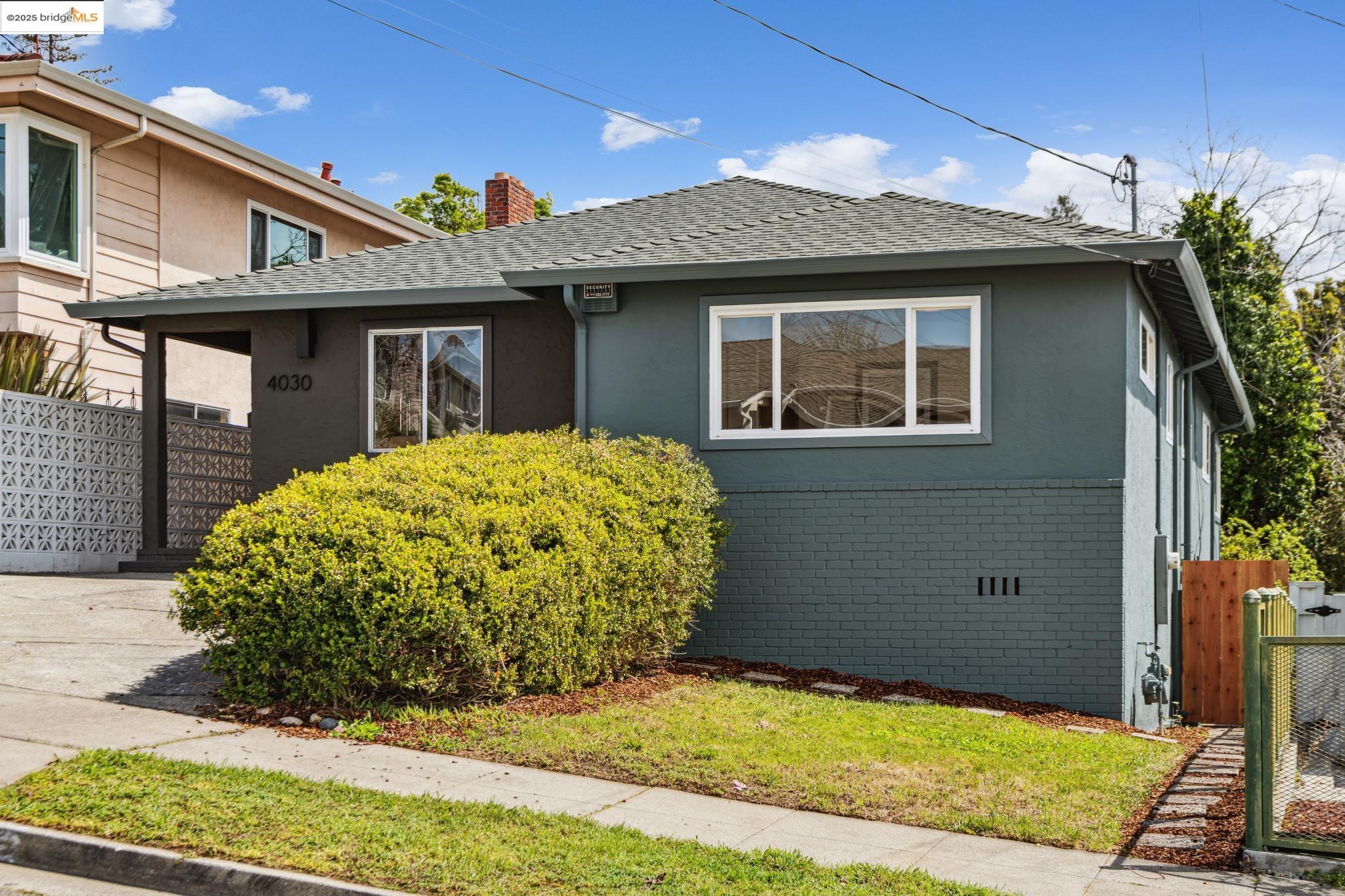Detail Gallery Image 1 of 1 For 4030 Rhoda Ave, Oakland,  CA 94602 - 3 Beds | 2 Baths