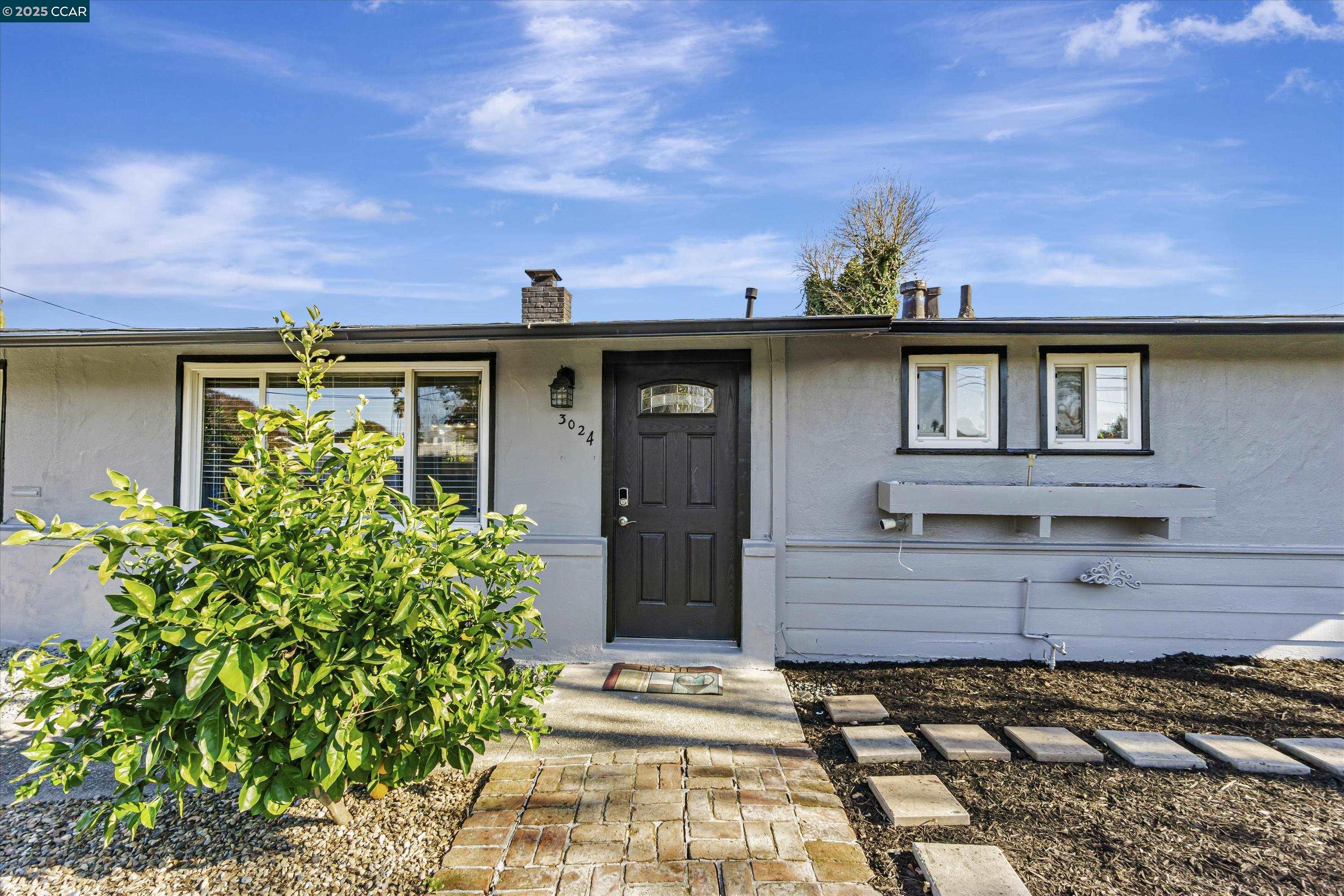 Detail Gallery Image 2 of 45 For 3024 Justin Way, Concord,  CA 94520 - 3 Beds | 2 Baths