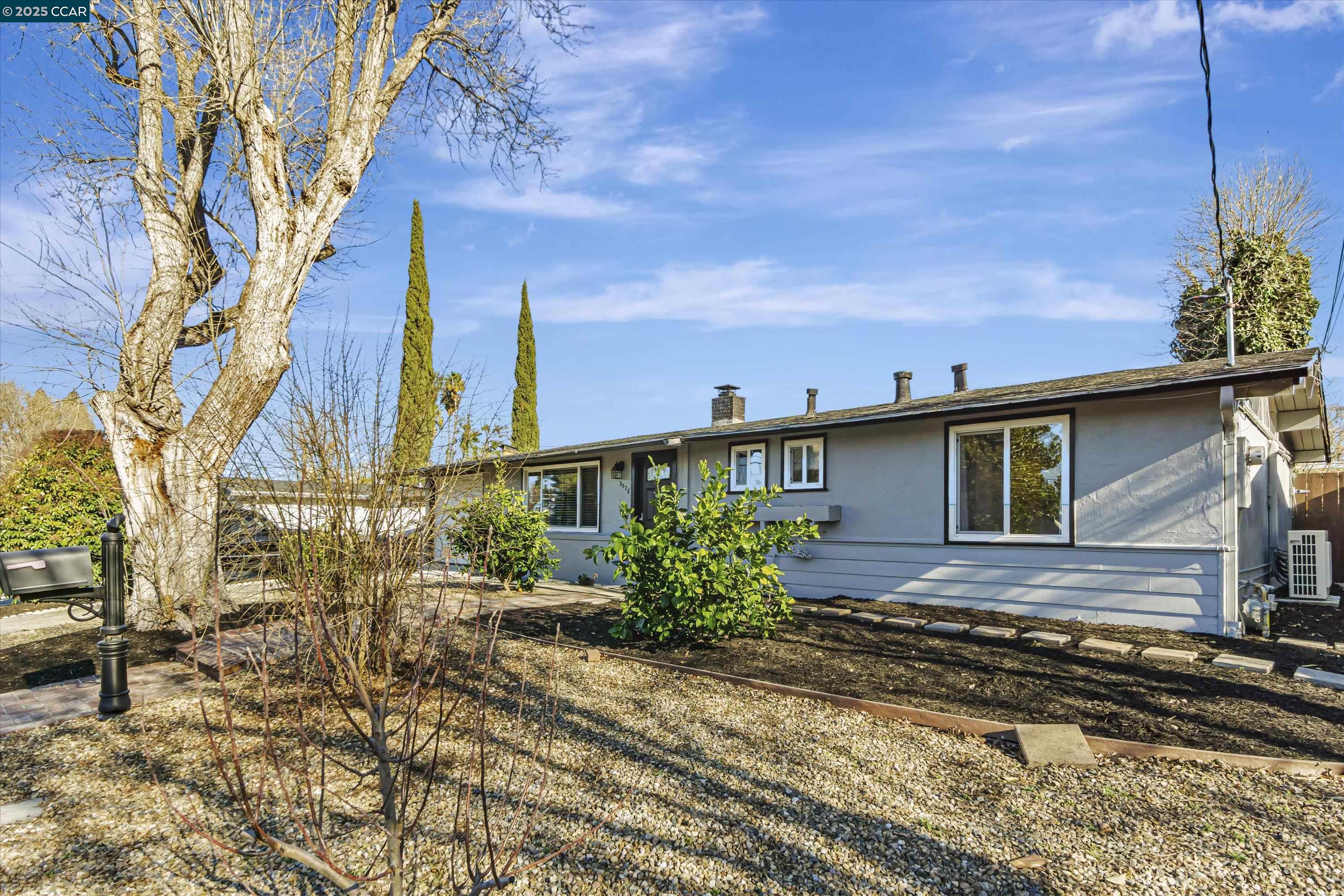 Detail Gallery Image 3 of 45 For 3024 Justin Way, Concord,  CA 94520 - 3 Beds | 2 Baths