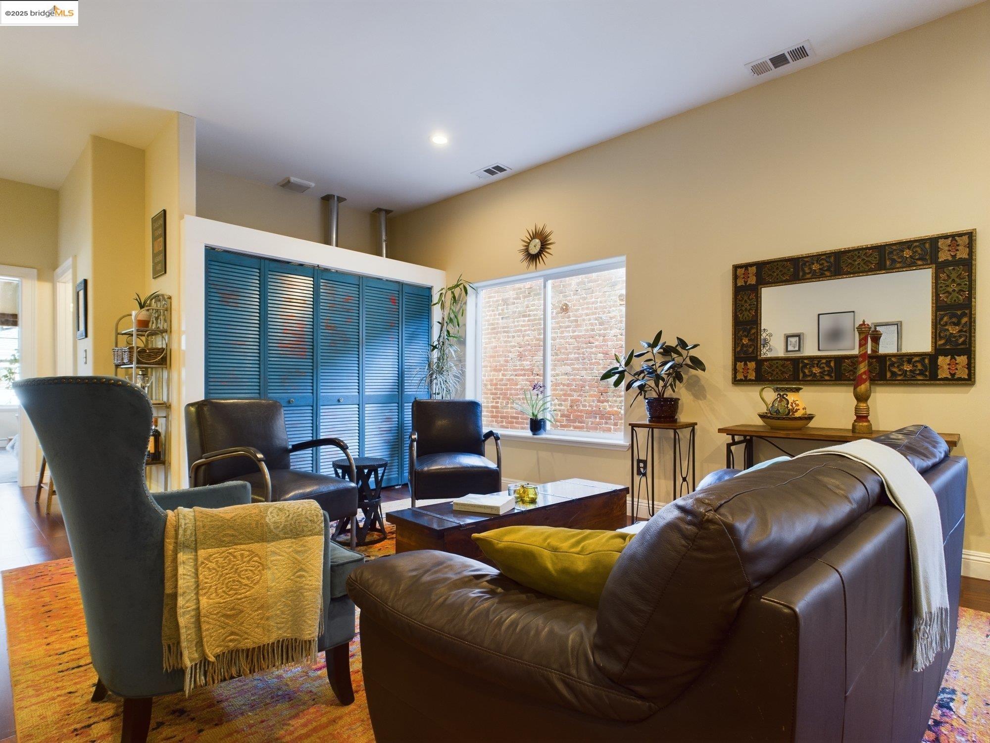 Detail Gallery Image 12 of 40 For 1488 14th St a,  Oakland,  CA 94607 - 2 Beds | 1 Baths