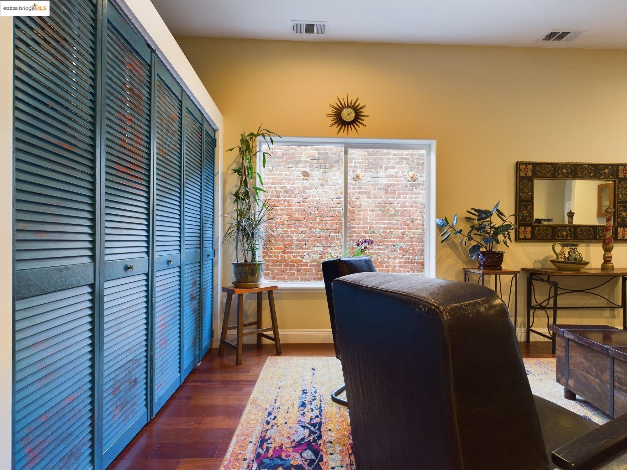Detail Gallery Image 14 of 40 For 1488 14th St a,  Oakland,  CA 94607 - 2 Beds | 1 Baths