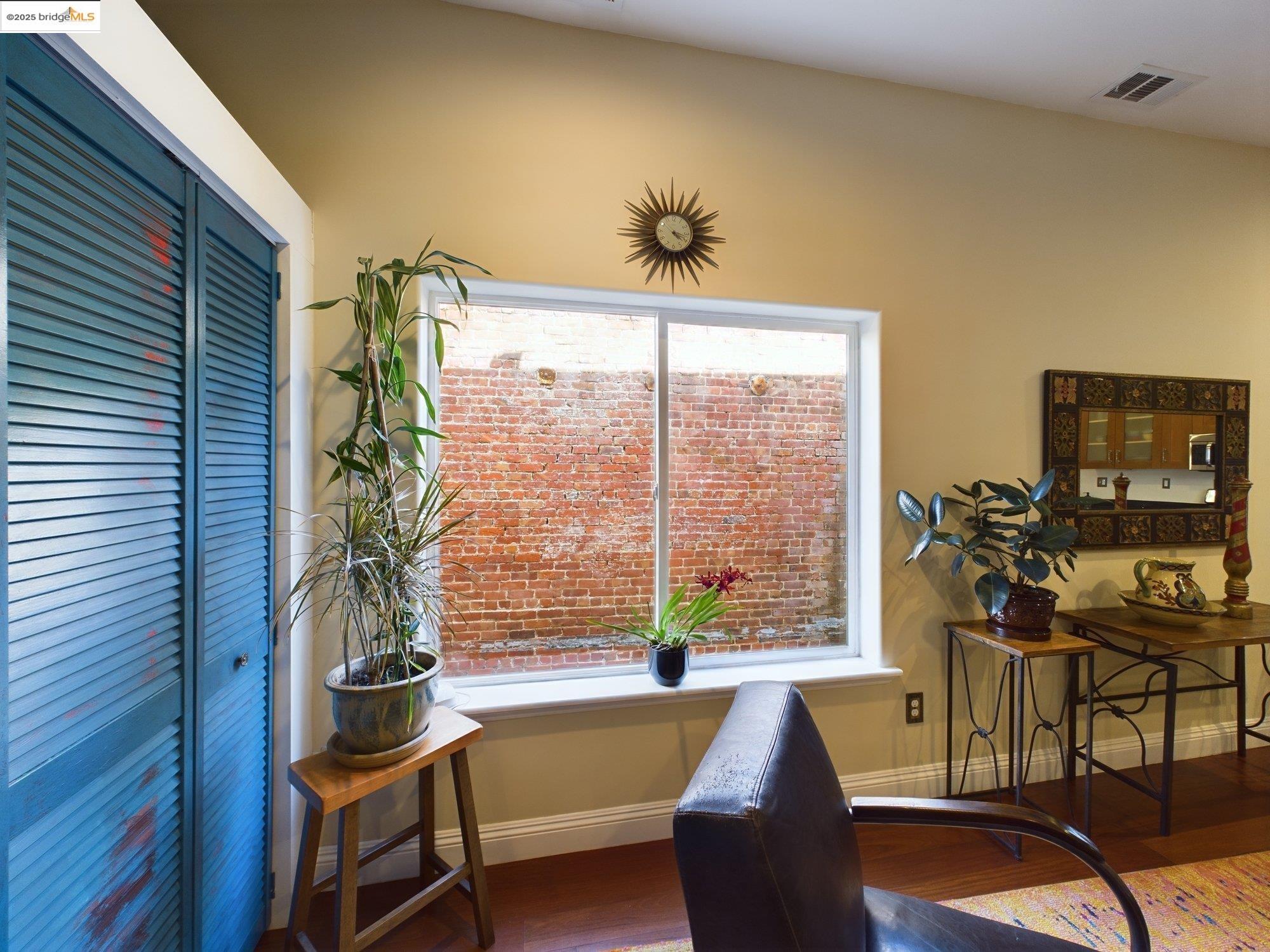 Detail Gallery Image 15 of 40 For 1488 14th St a,  Oakland,  CA 94607 - 2 Beds | 1 Baths