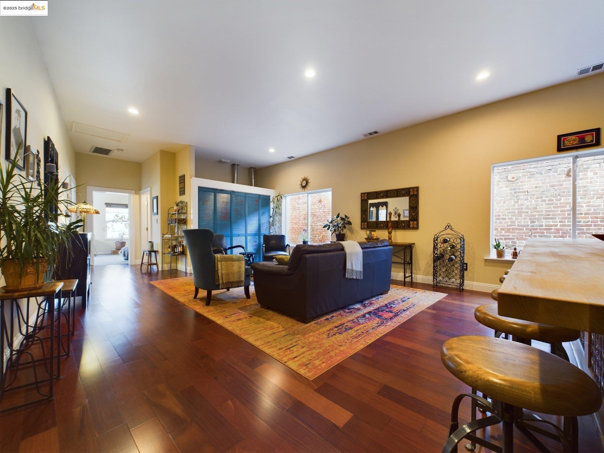 Detail Gallery Image 16 of 40 For 1488 14th St a,  Oakland,  CA 94607 - 2 Beds | 1 Baths
