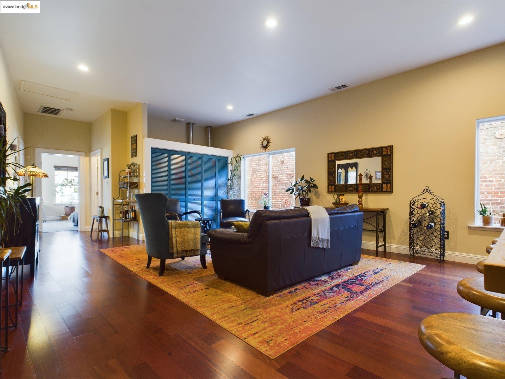 Detail Gallery Image 17 of 40 For 1488 14th St a,  Oakland,  CA 94607 - 2 Beds | 1 Baths